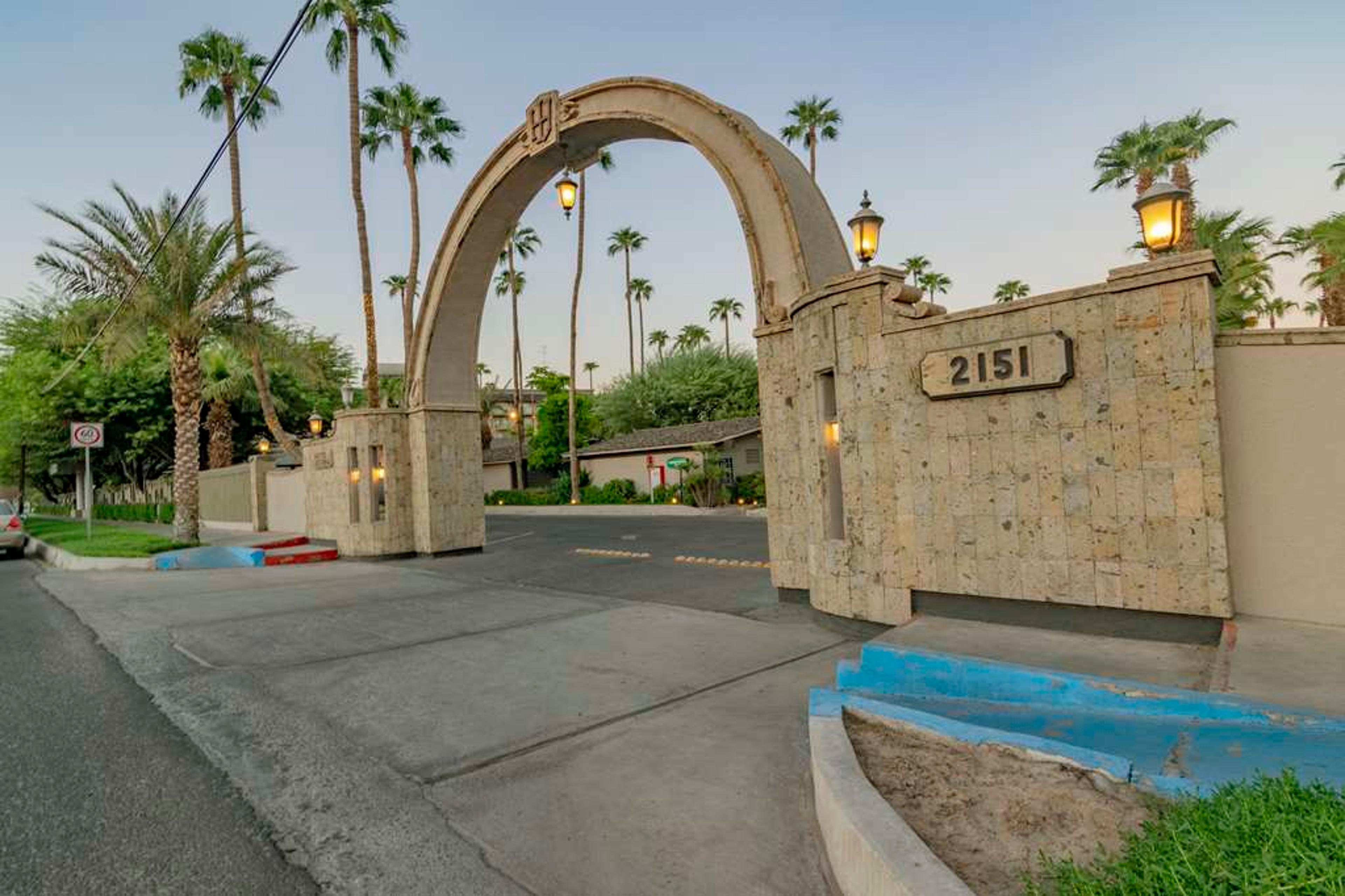 LUCERNA MEXICALI HOTEL