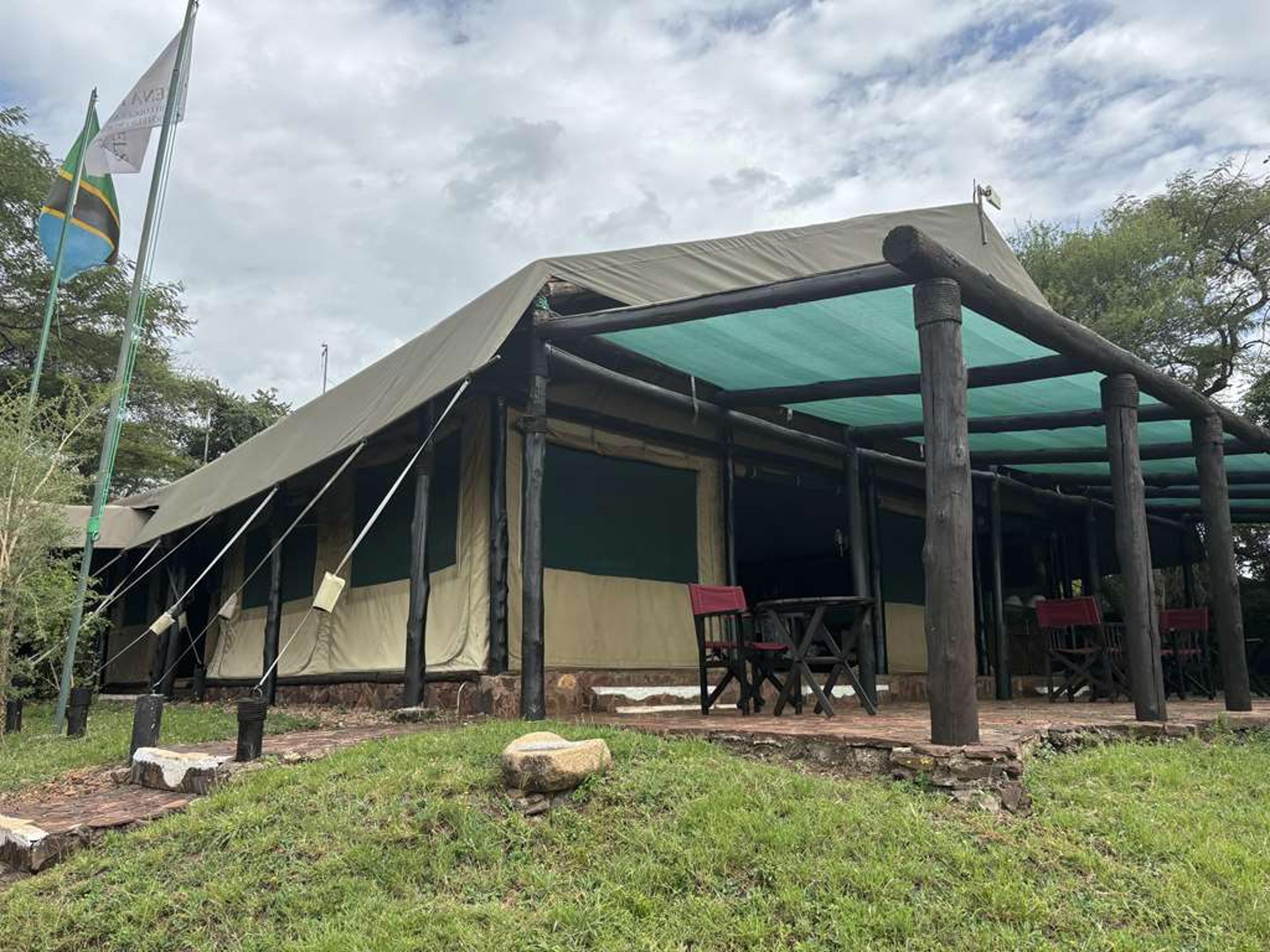 KIRAWIRA SERENA CAMP