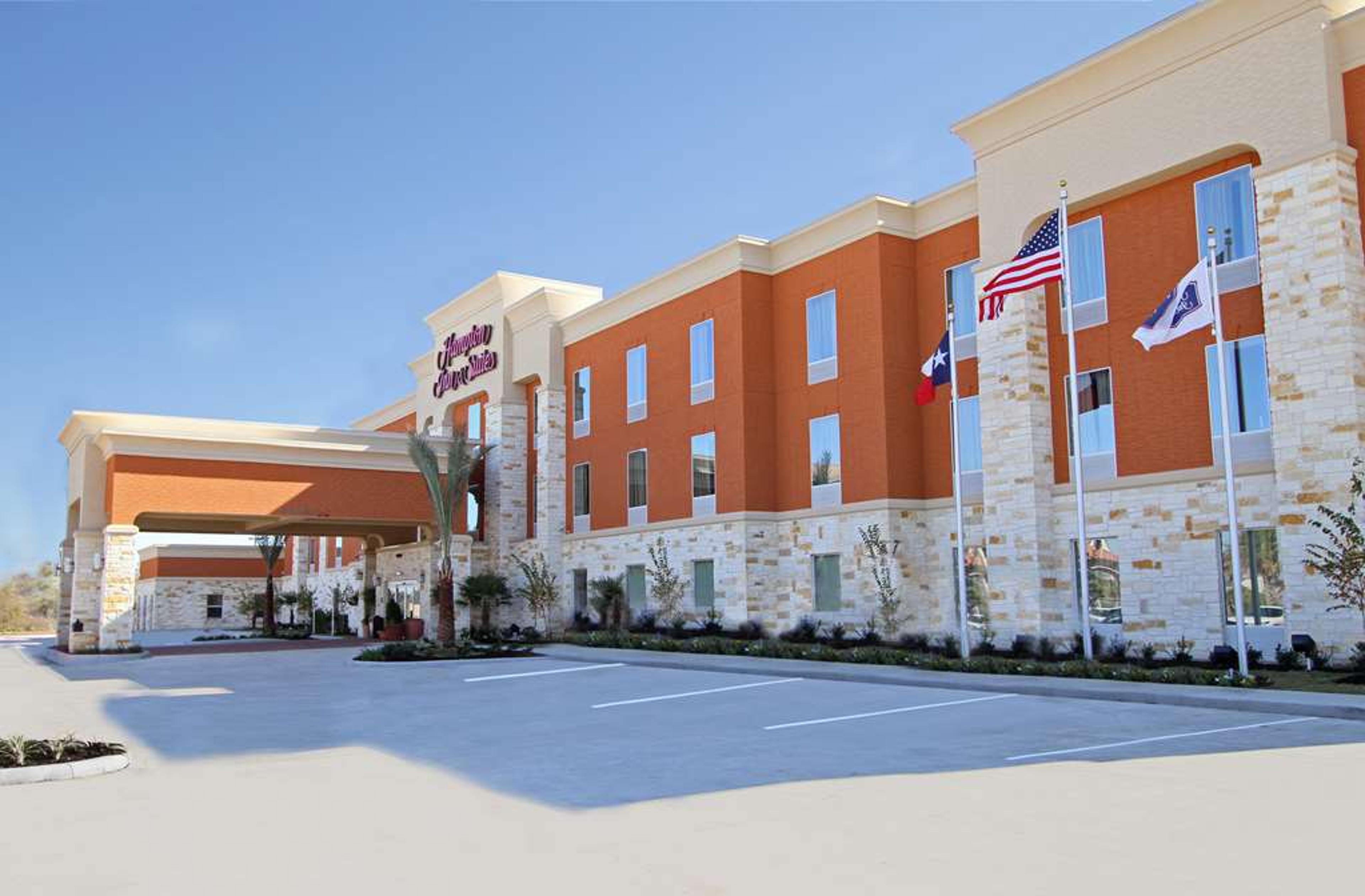 Hampton Inn &amp; Suites Winnie