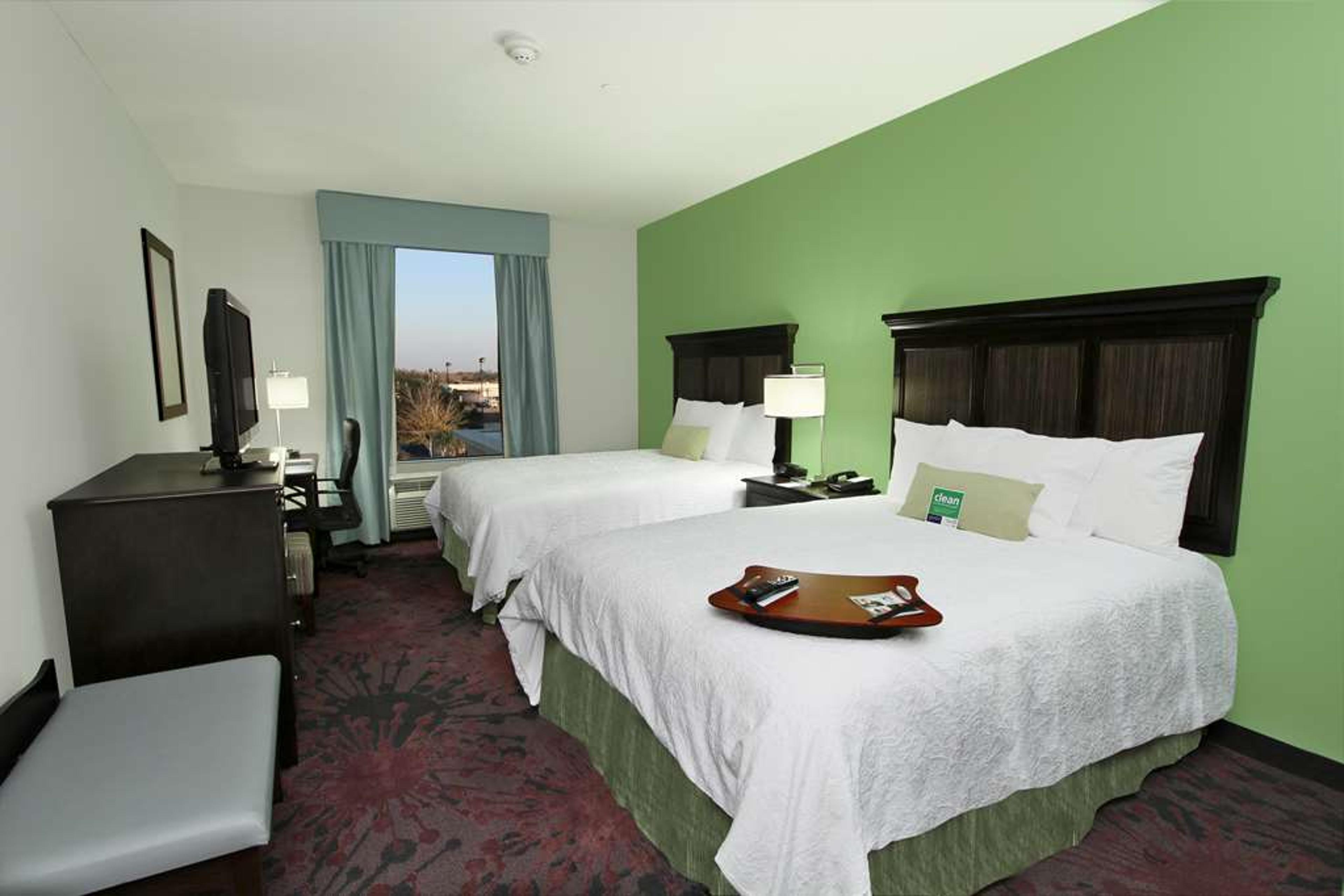 Hampton Inn &amp; Suites Winnie