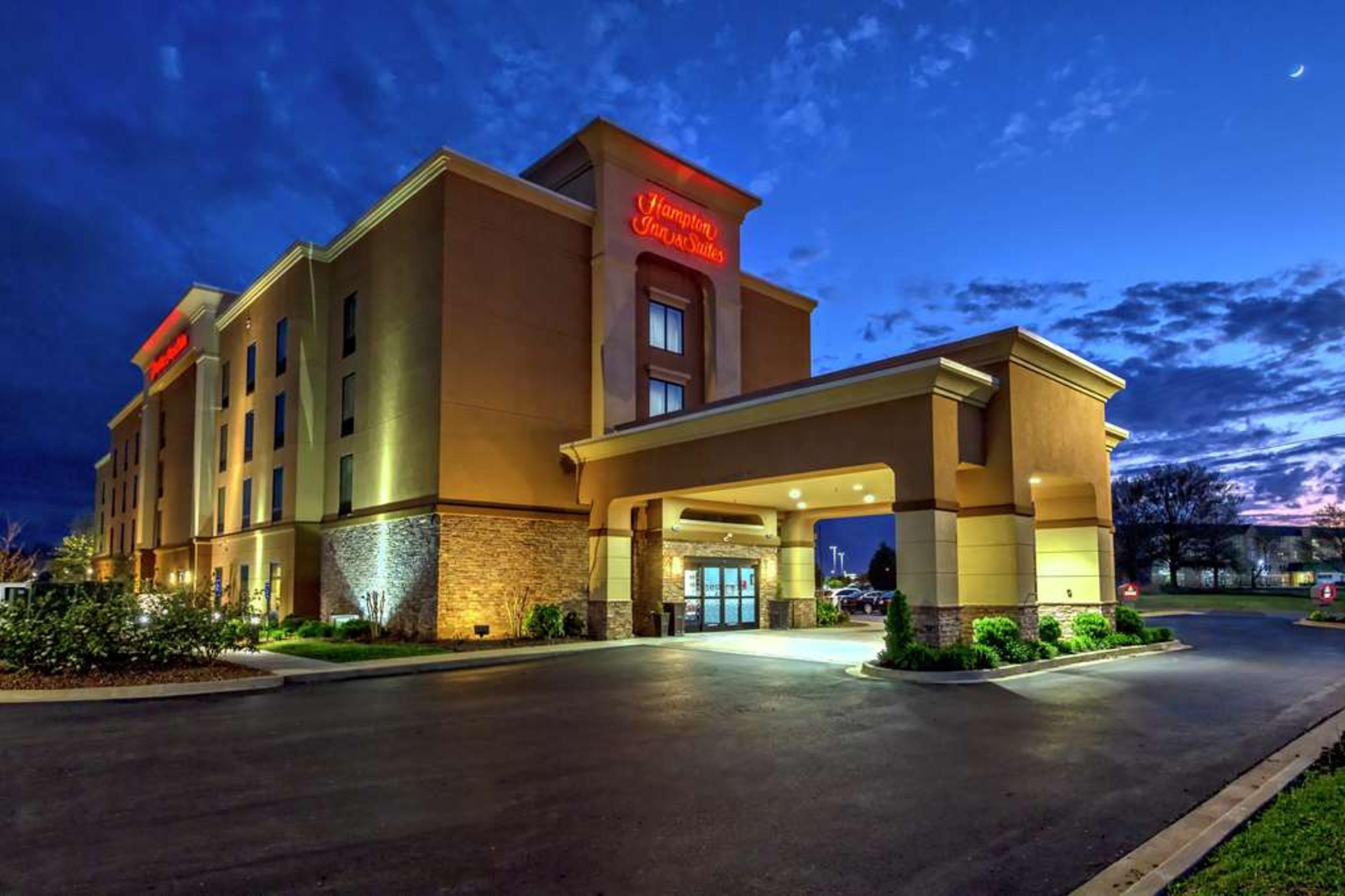 Hampton Inn &amp; Suites - Clarksville, TN