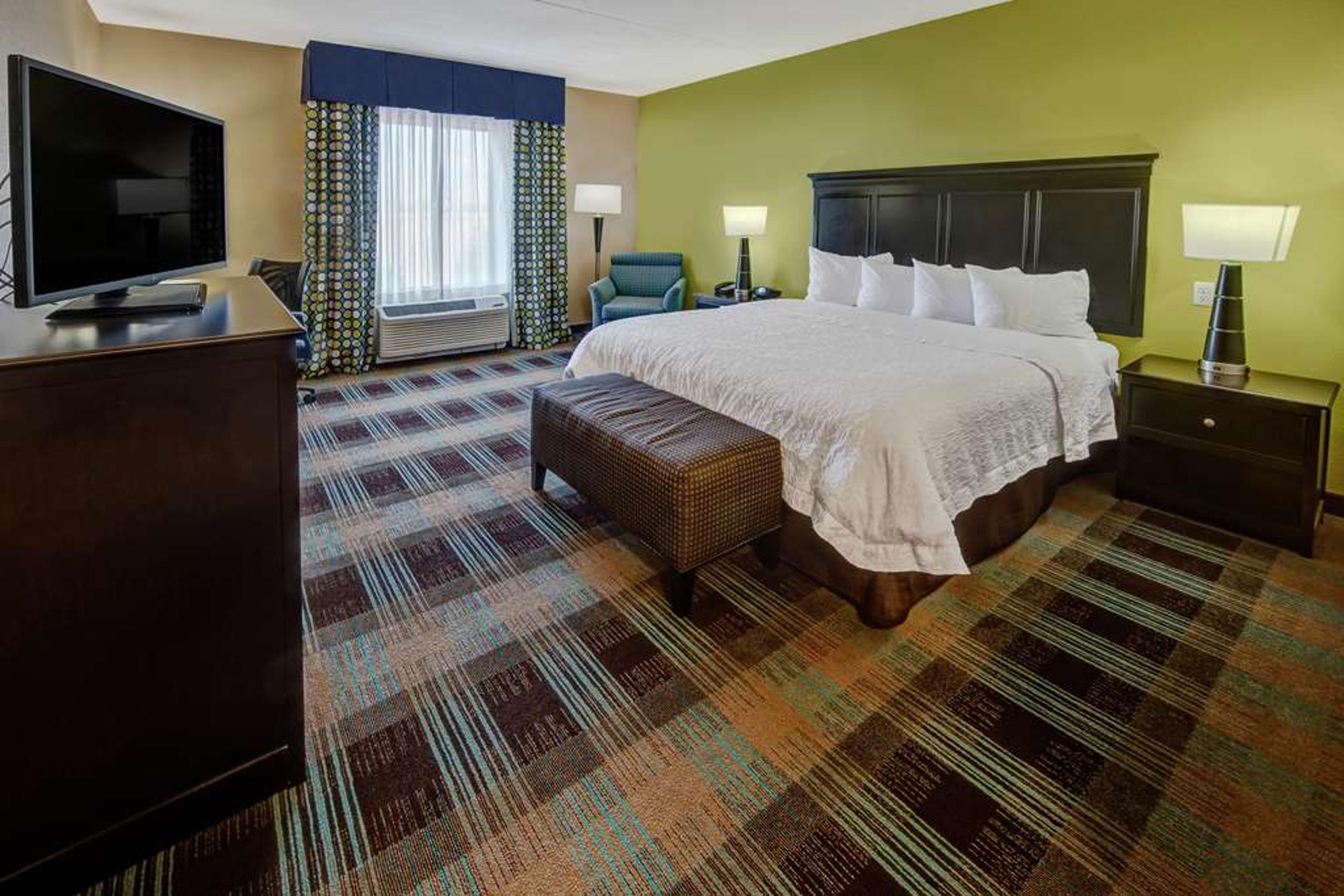Hampton Inn &amp; Suites - Clarksville, TN