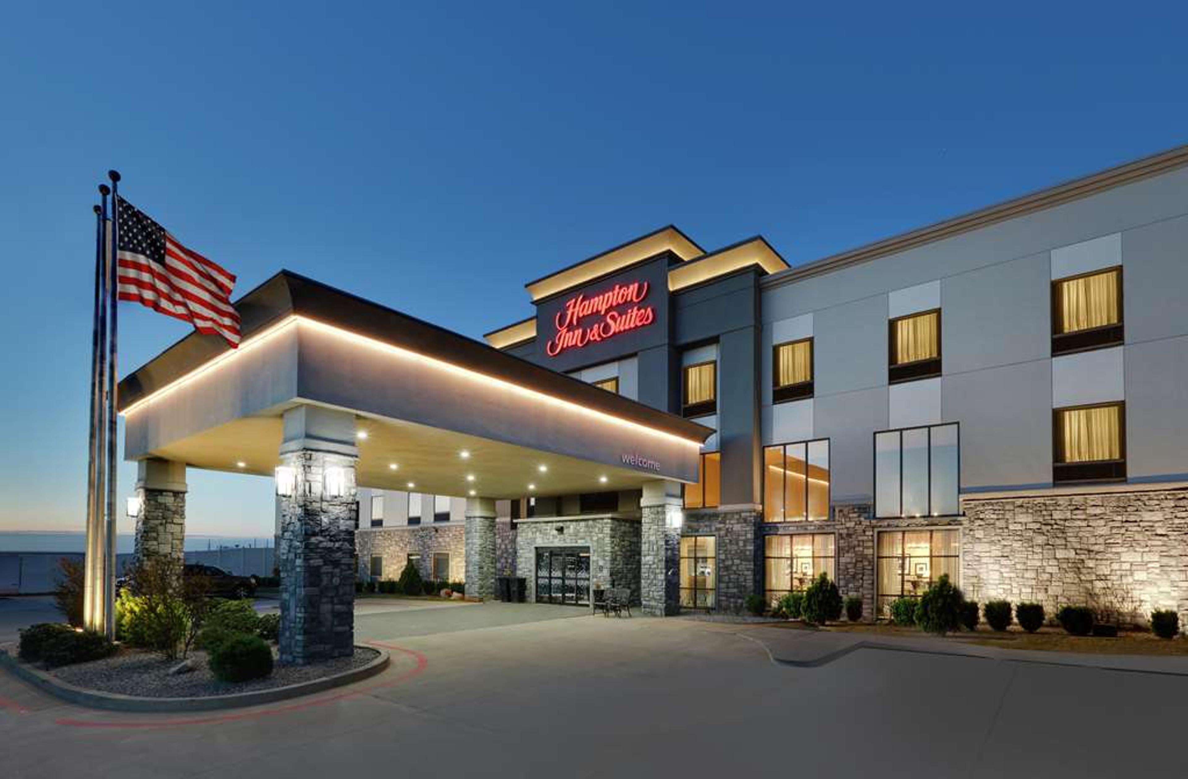 HAMPTON INN AND SUITES CHILDRESS