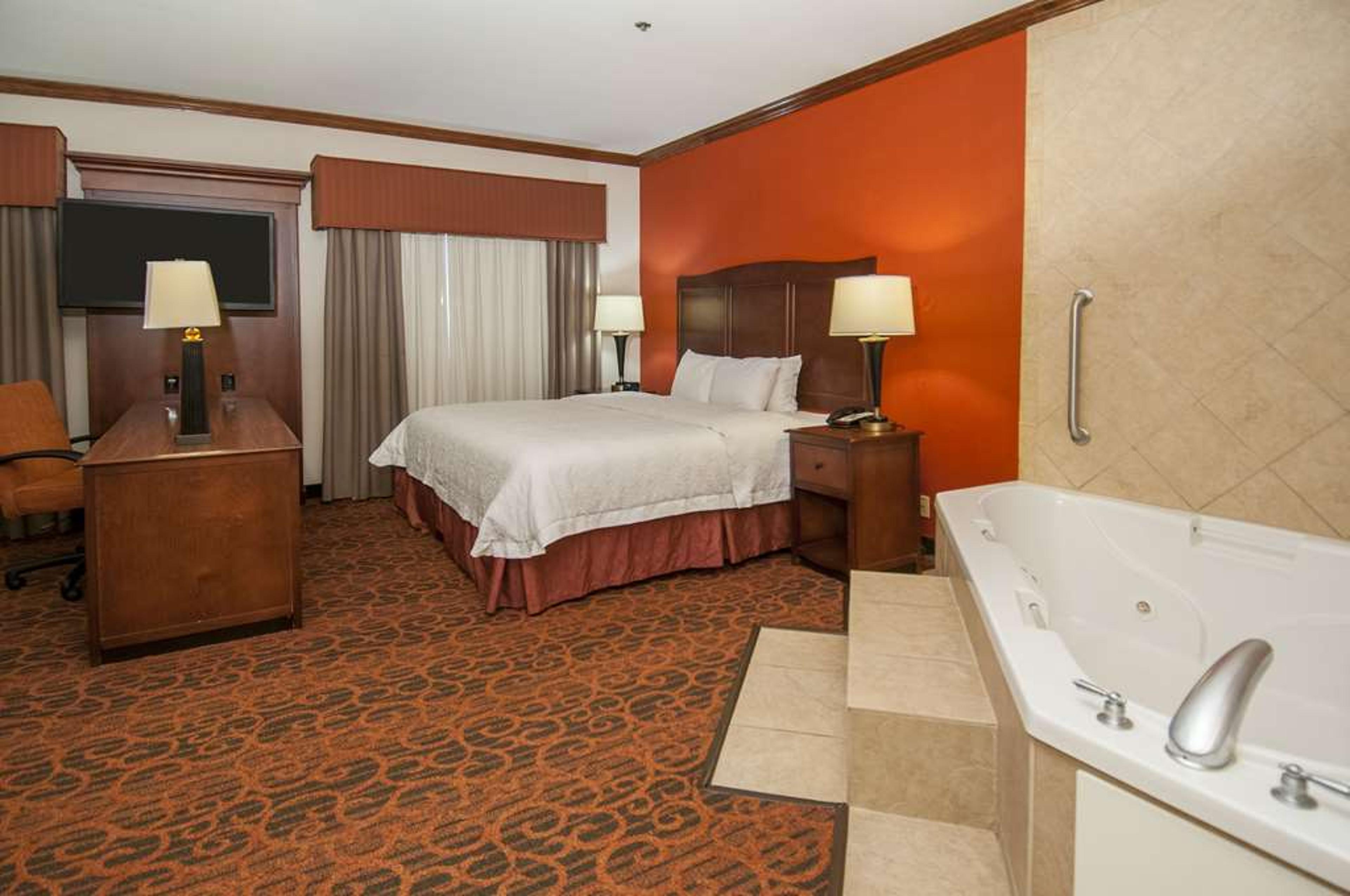 Hampton Inn & Suites Waxahachie