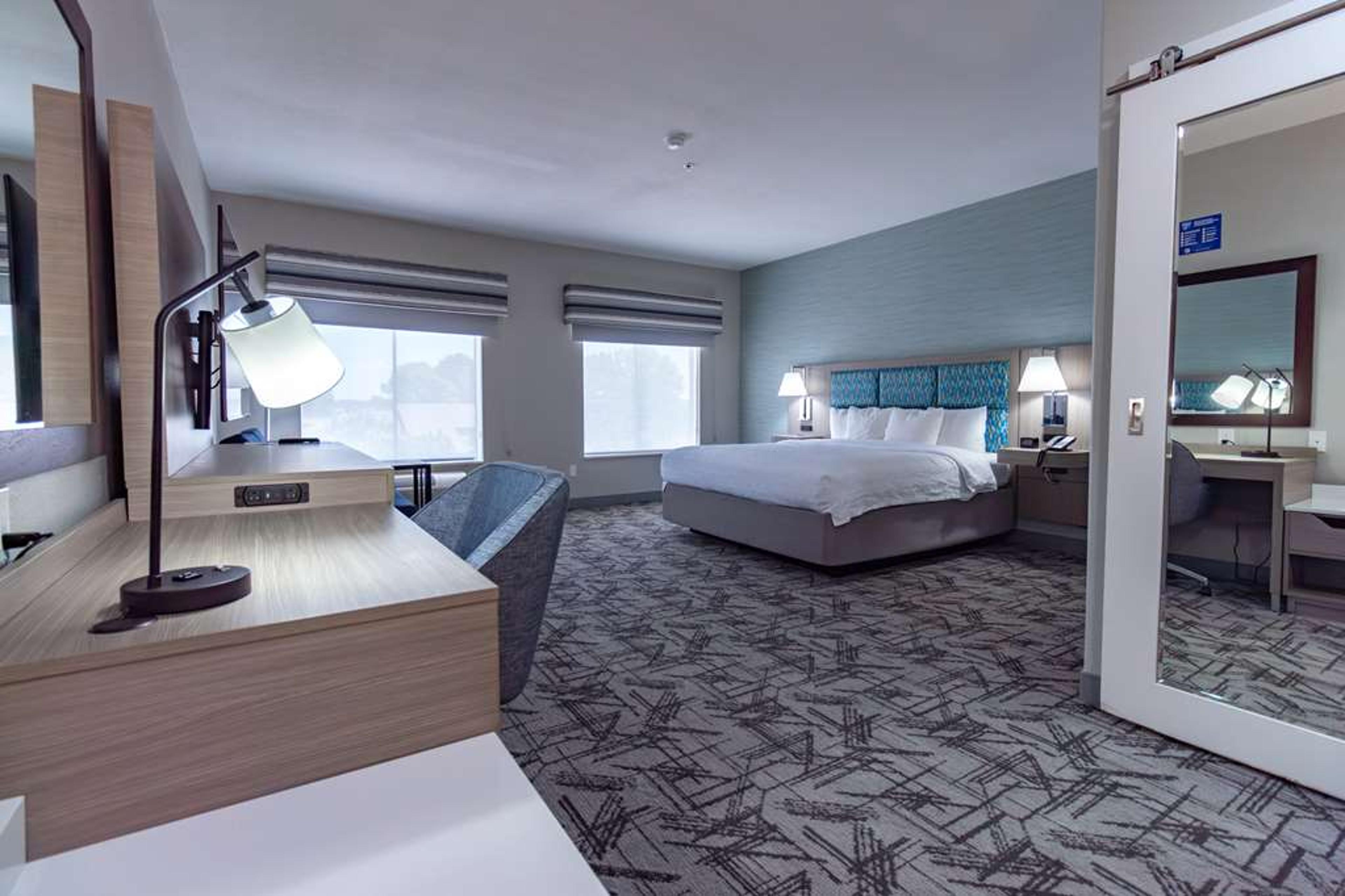 Hampton Inn &amp; Suites Denton