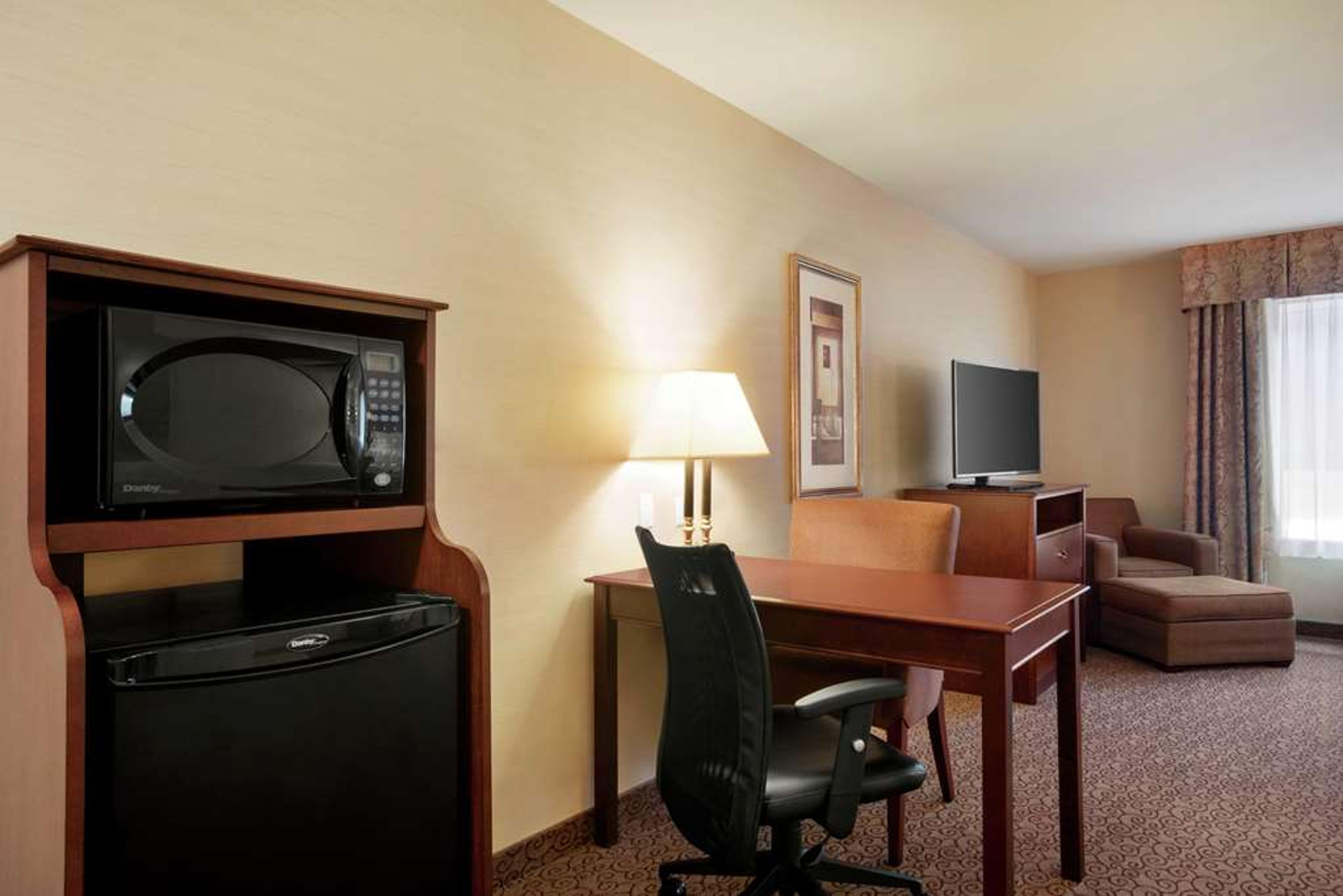 Hampton Inn &amp; Suites West Bend