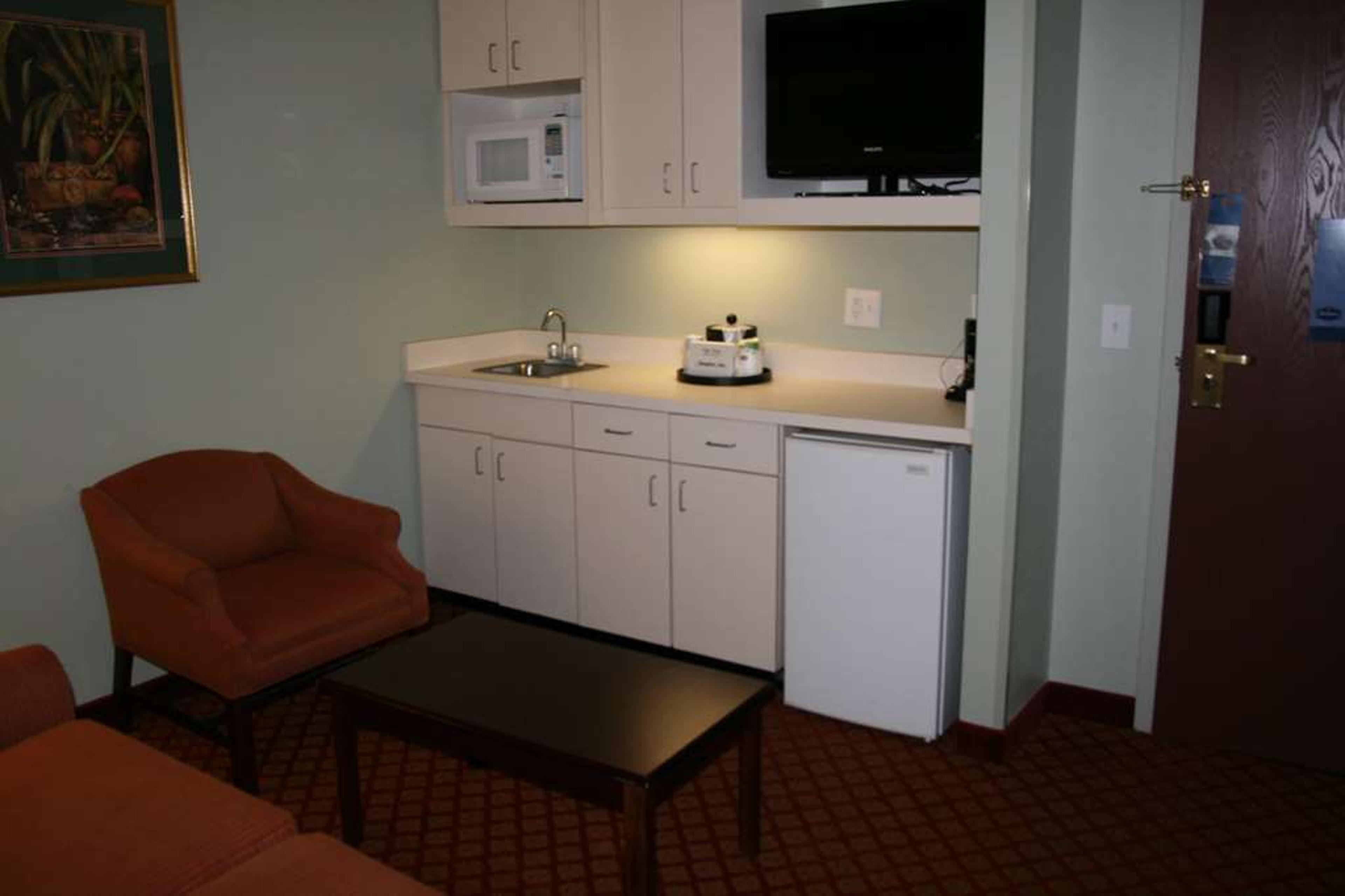HAMPTON INN HILLSVILLE