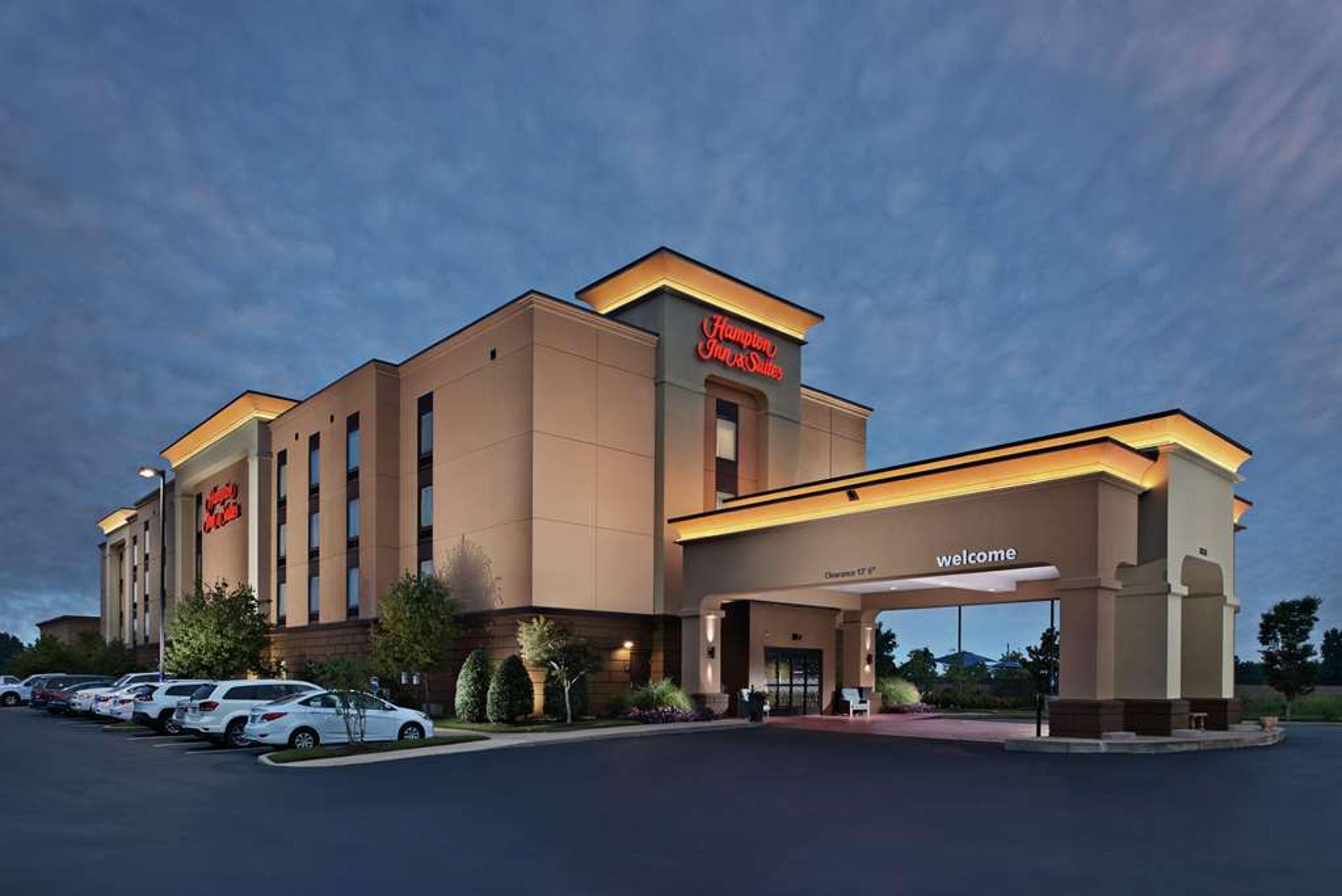 HAMPTON INN AND SUITES MILLINGTON