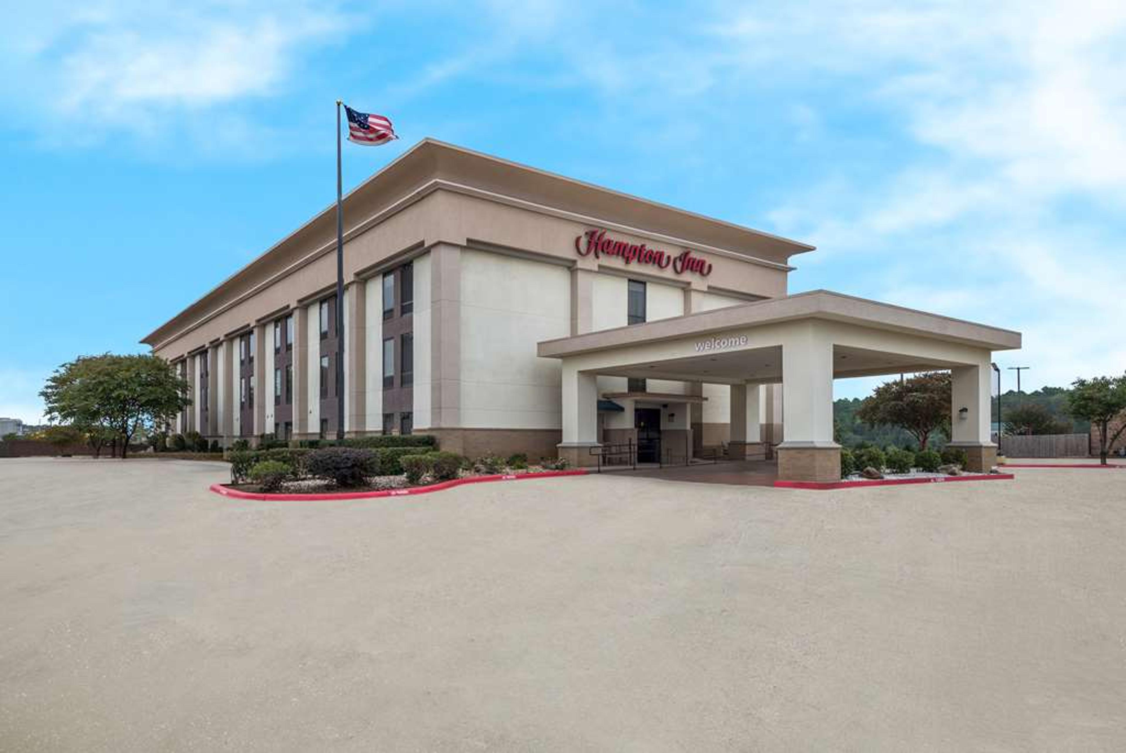 HAMPTON INN MARSHALL