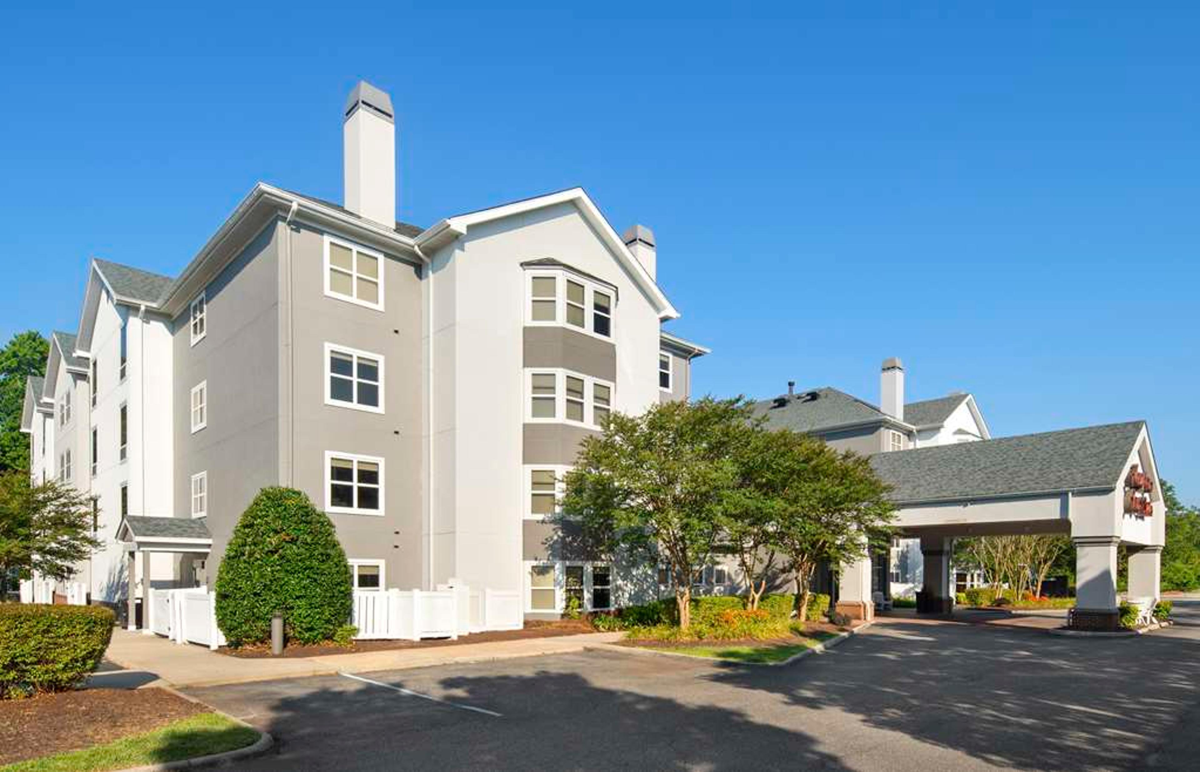 Hampton Inn &amp; Suites Newport News-Arpt-Oyster