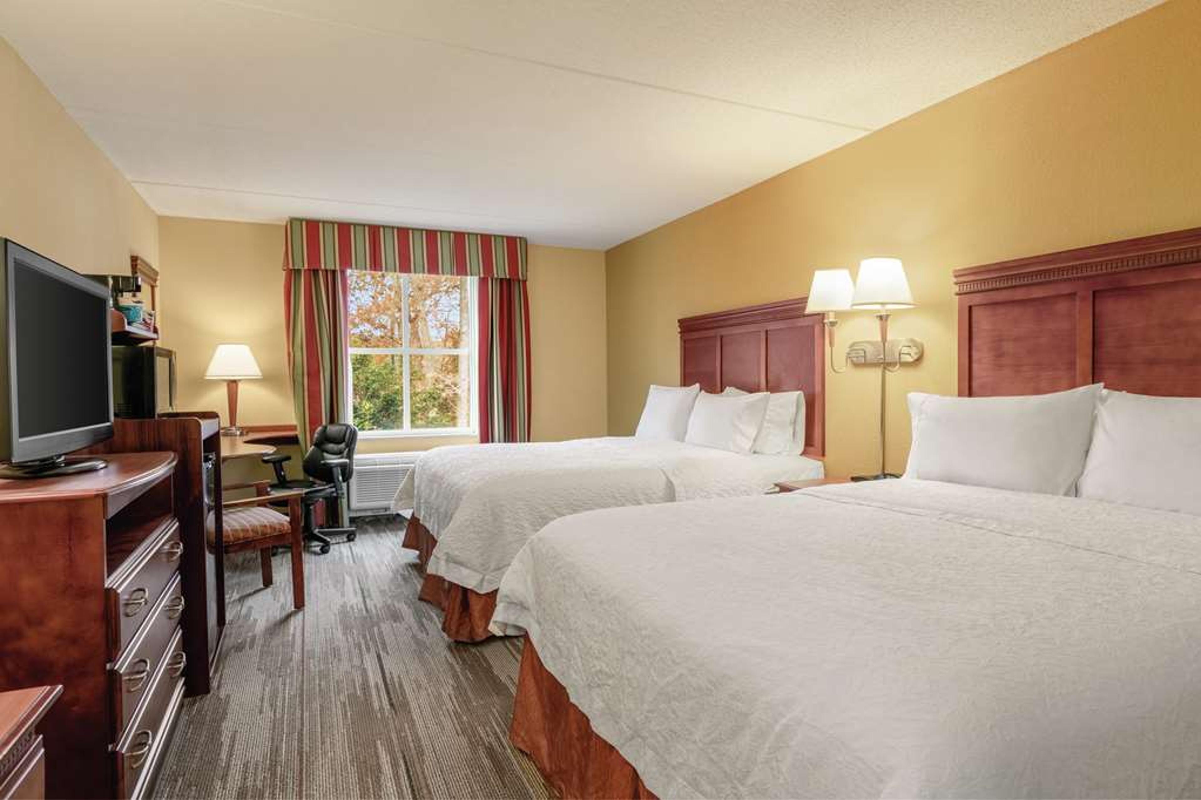 HAMPTON INN AND SUITES WILLIAMSBURG