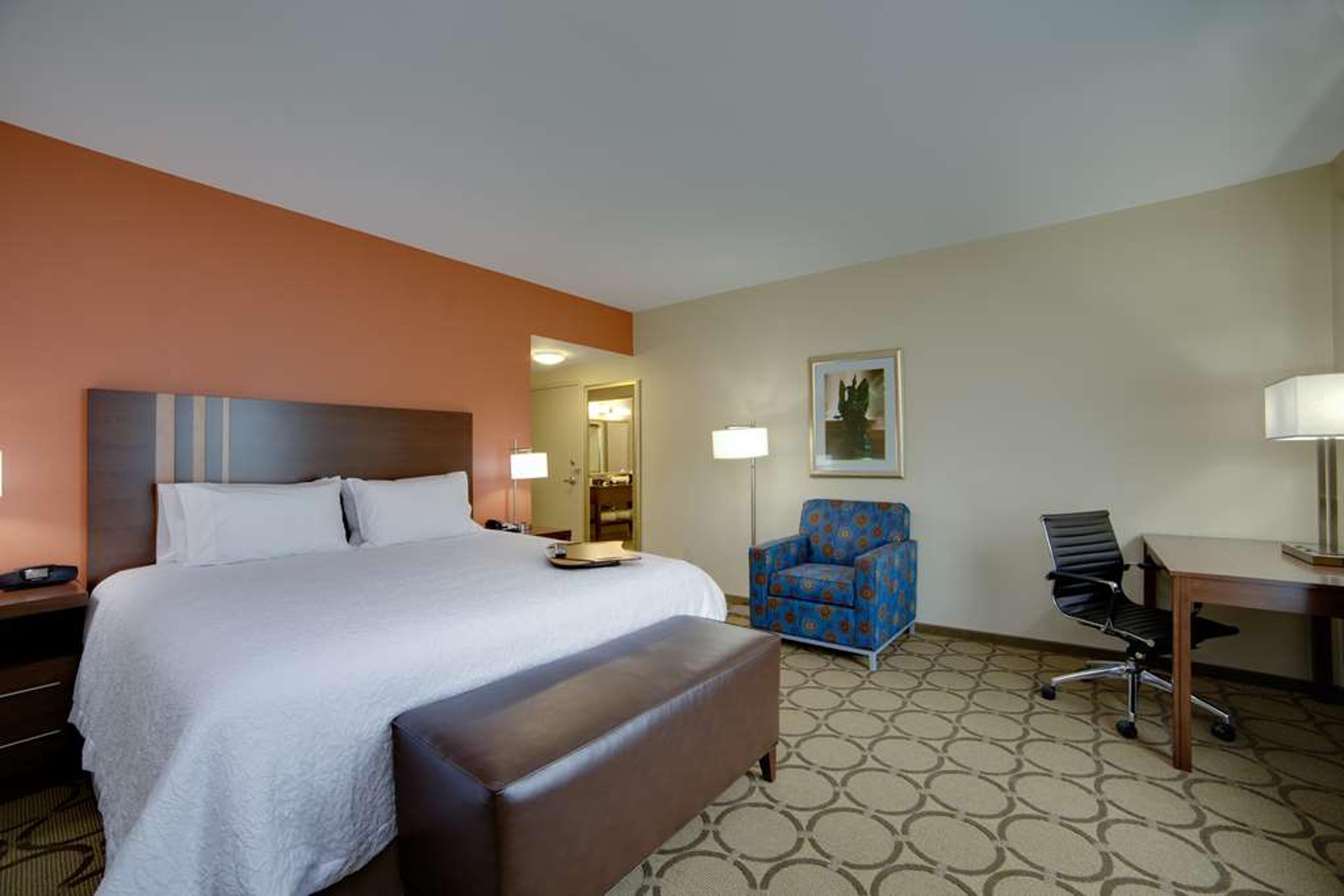 HAMPTON INN AND SUITES PHILADELPHIA