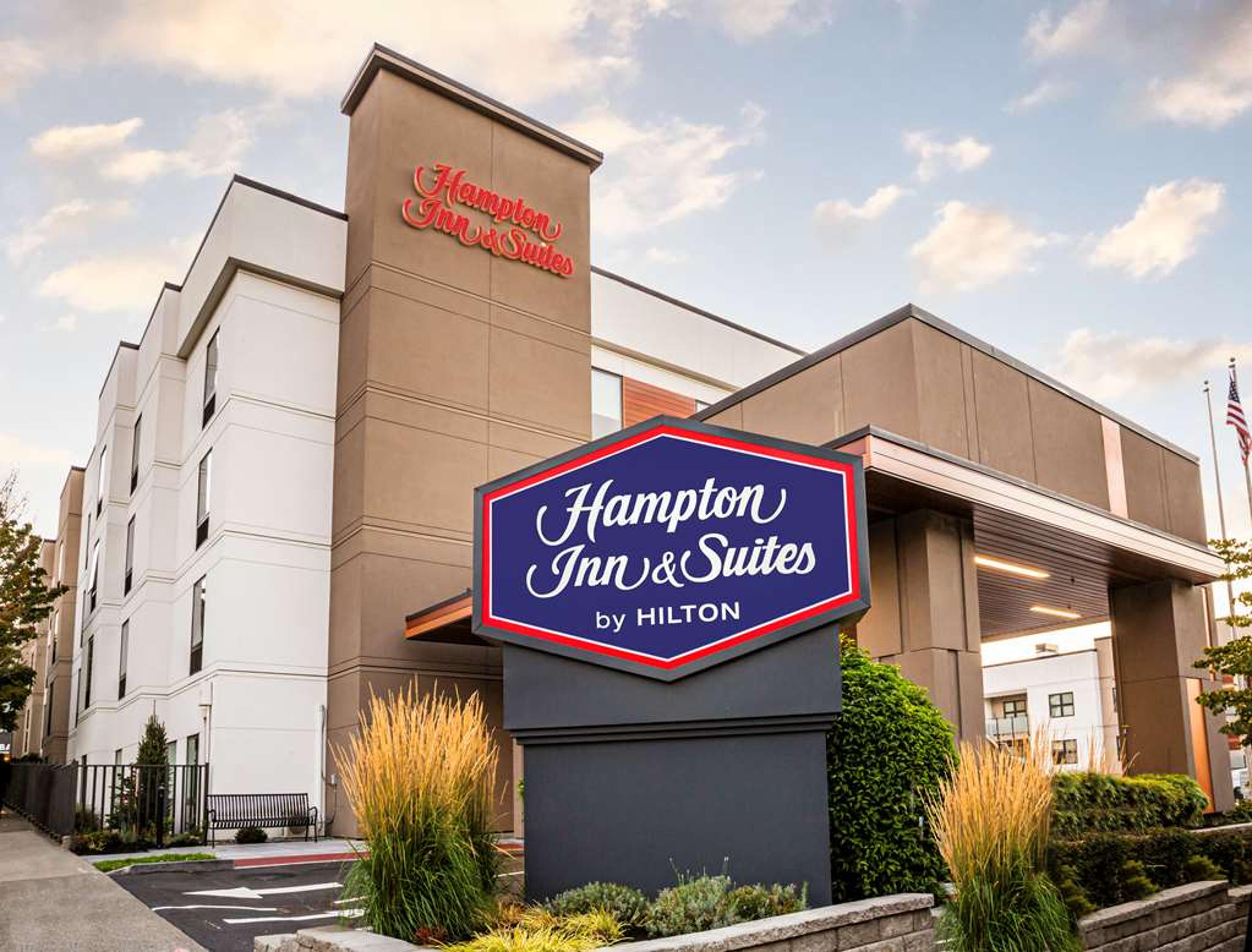 HAMPTON INN AND SUITES SEATTLE-DOWN