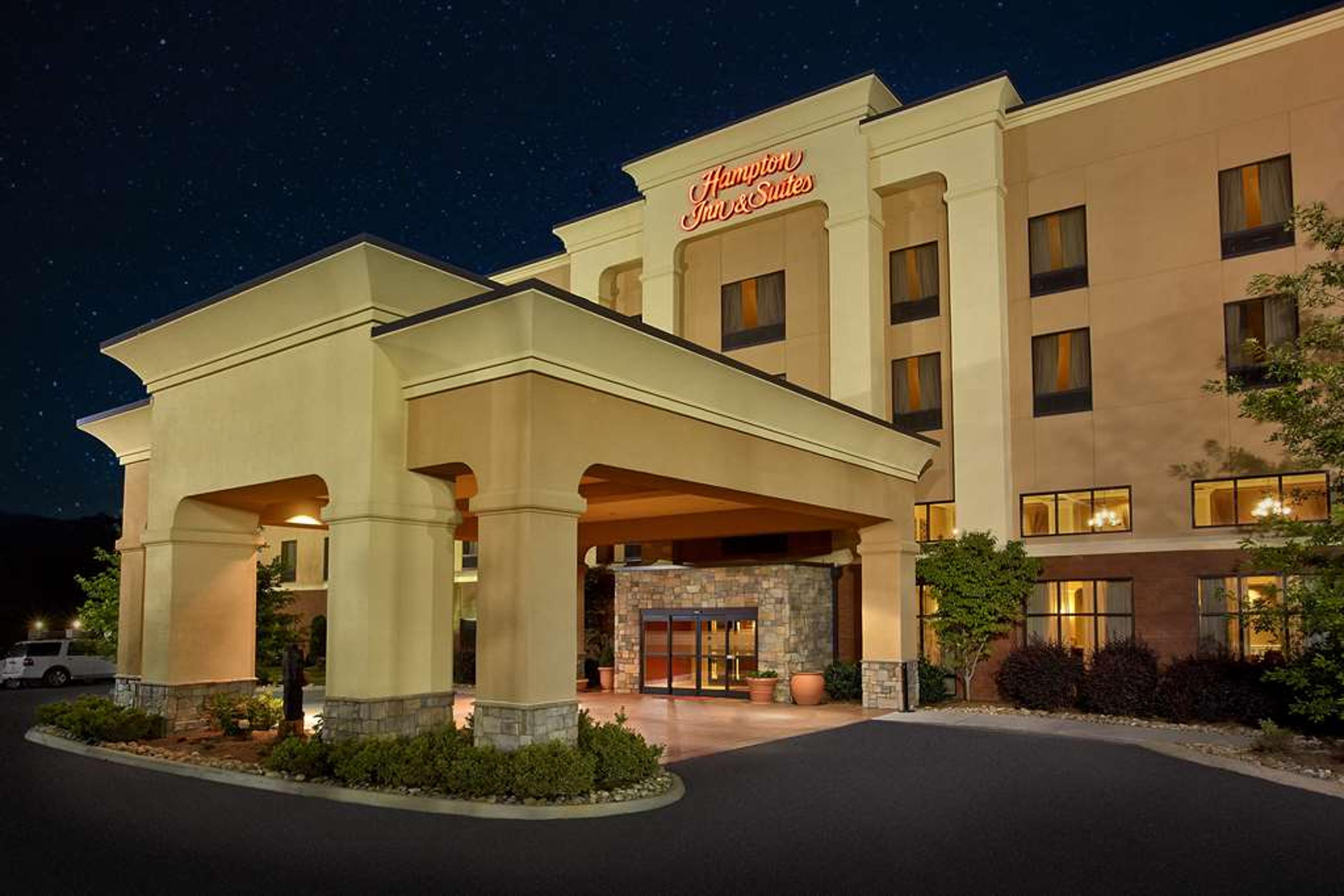 Hampton Inn and Suites Sevierville at Stadium Dri
