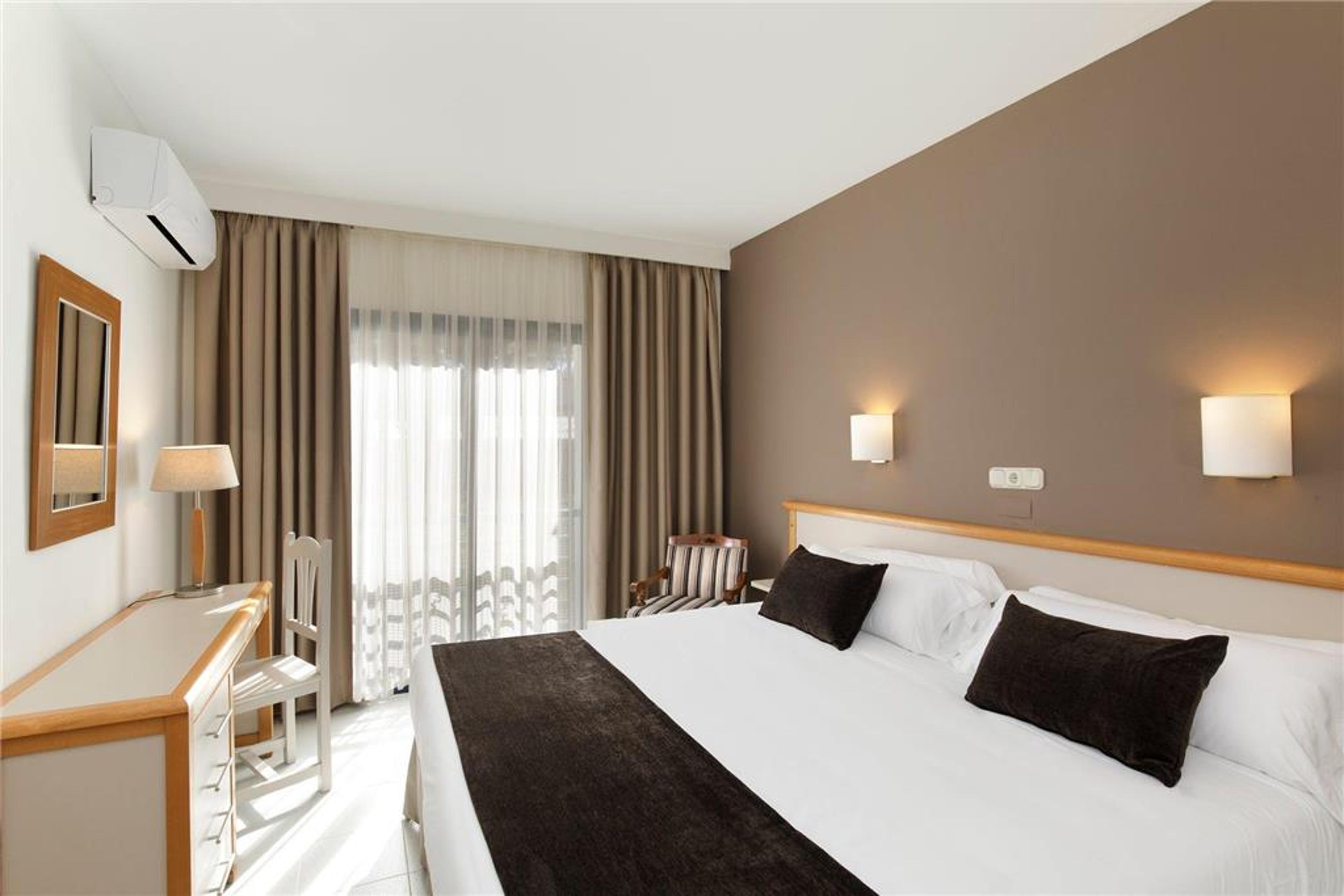 SOL SANCTI PETRI APARTHOTEL