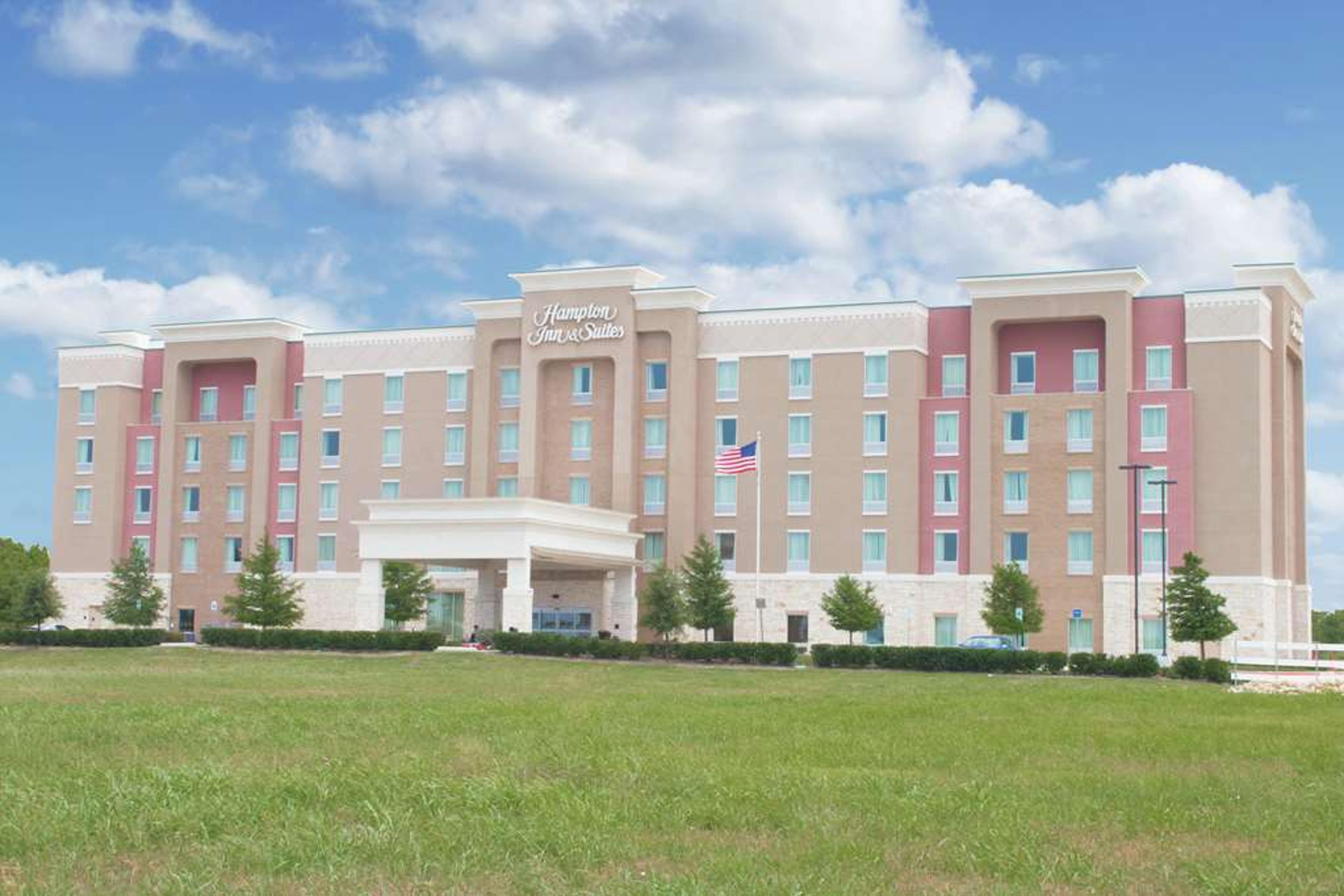 HAMPTON INN AND SUITES BY HILTON DA