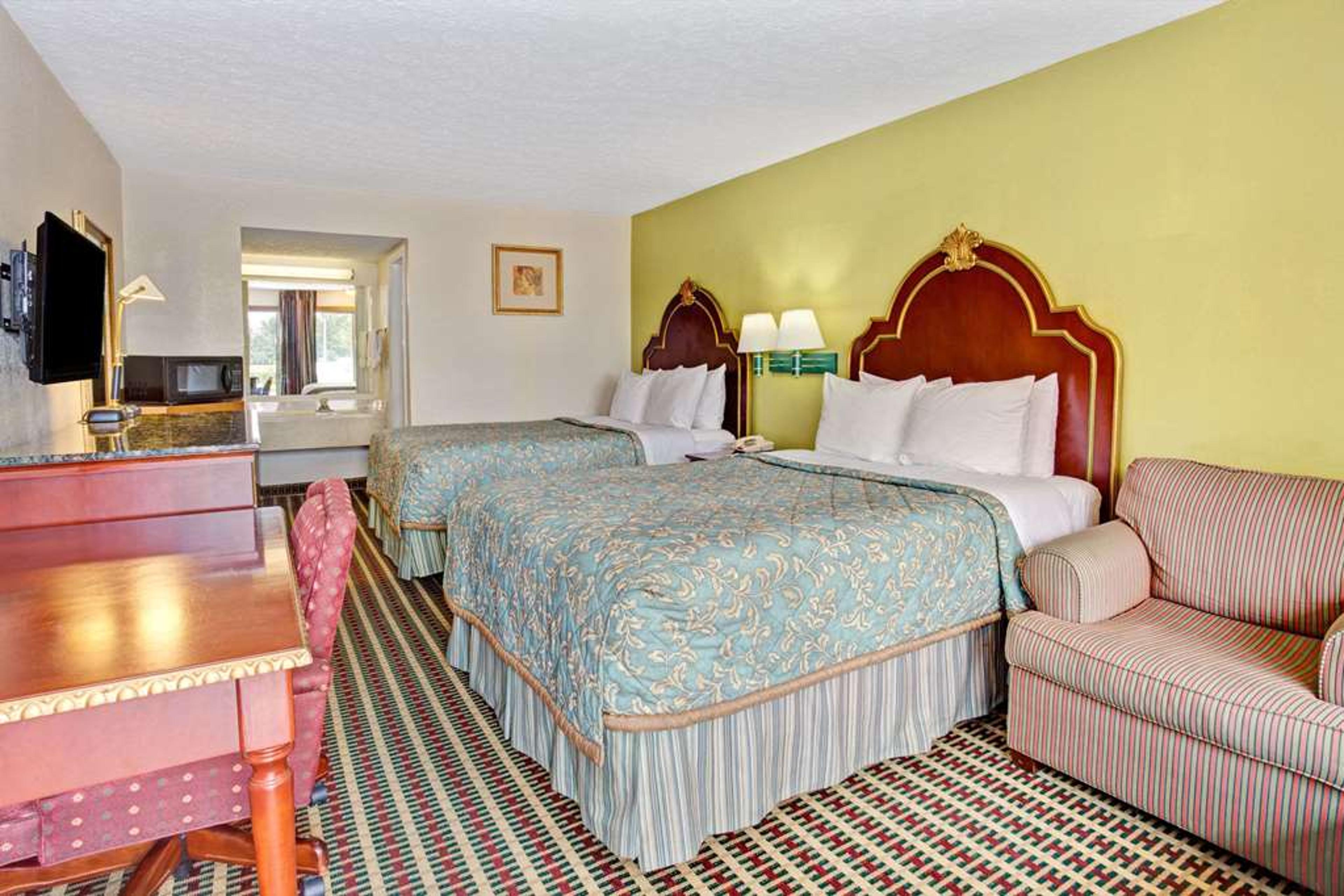 TRAVELODGE SELLERSBURG