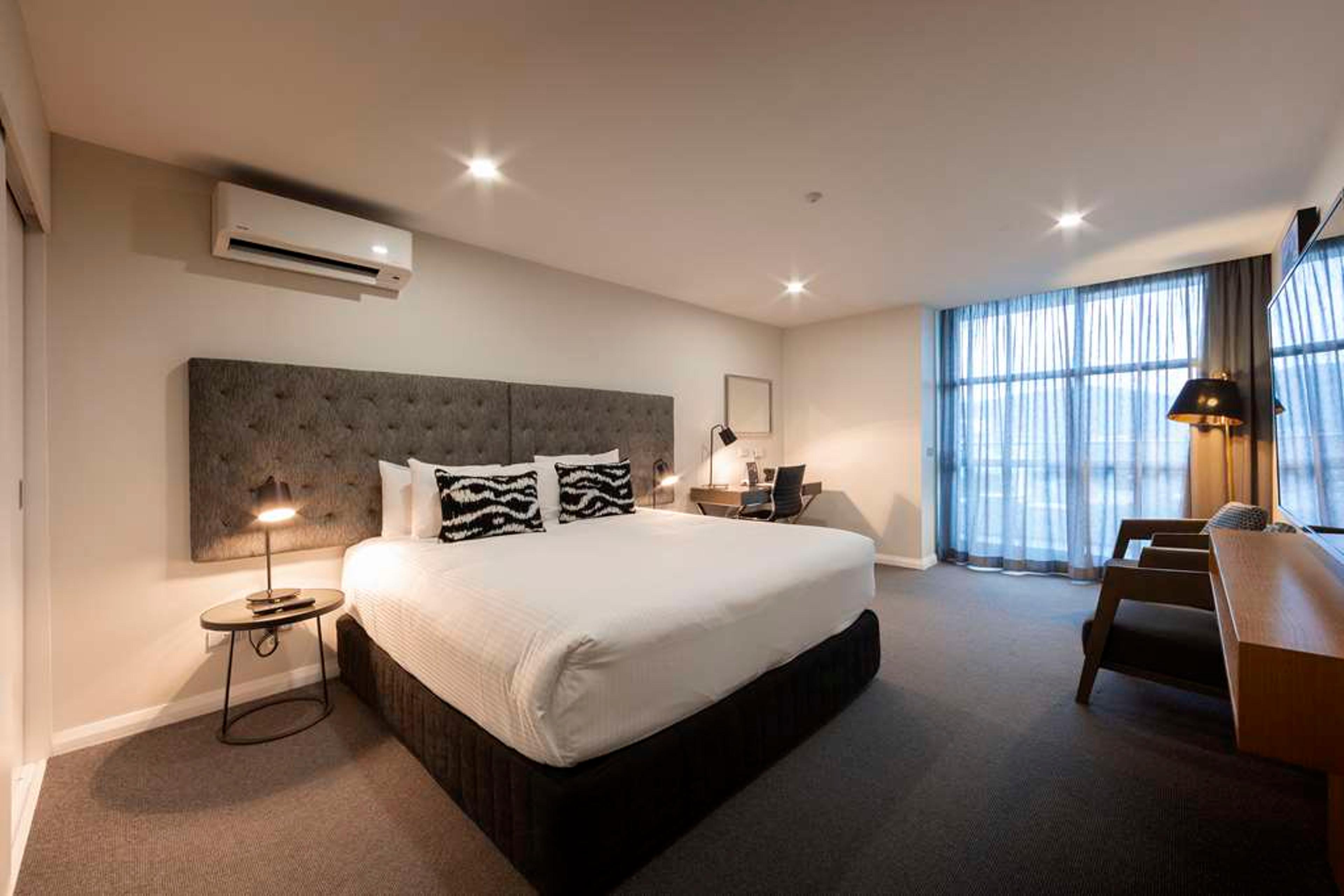 AVENUE HOTEL CANBERRA