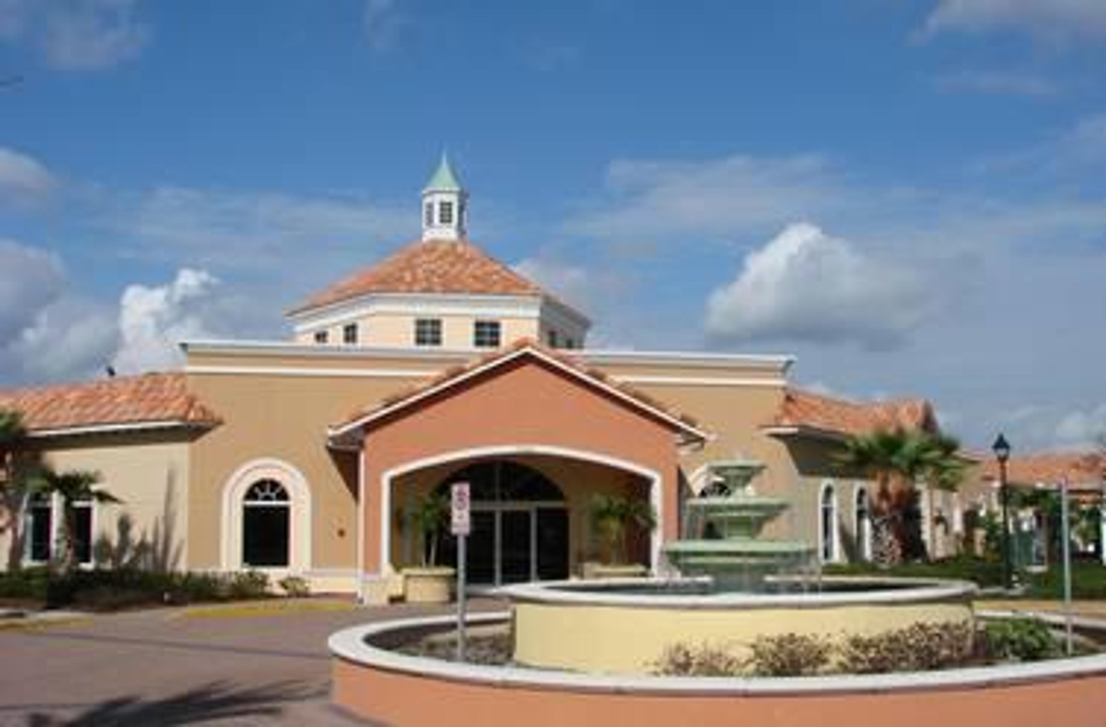 VILLAS AT REGAL PALMS