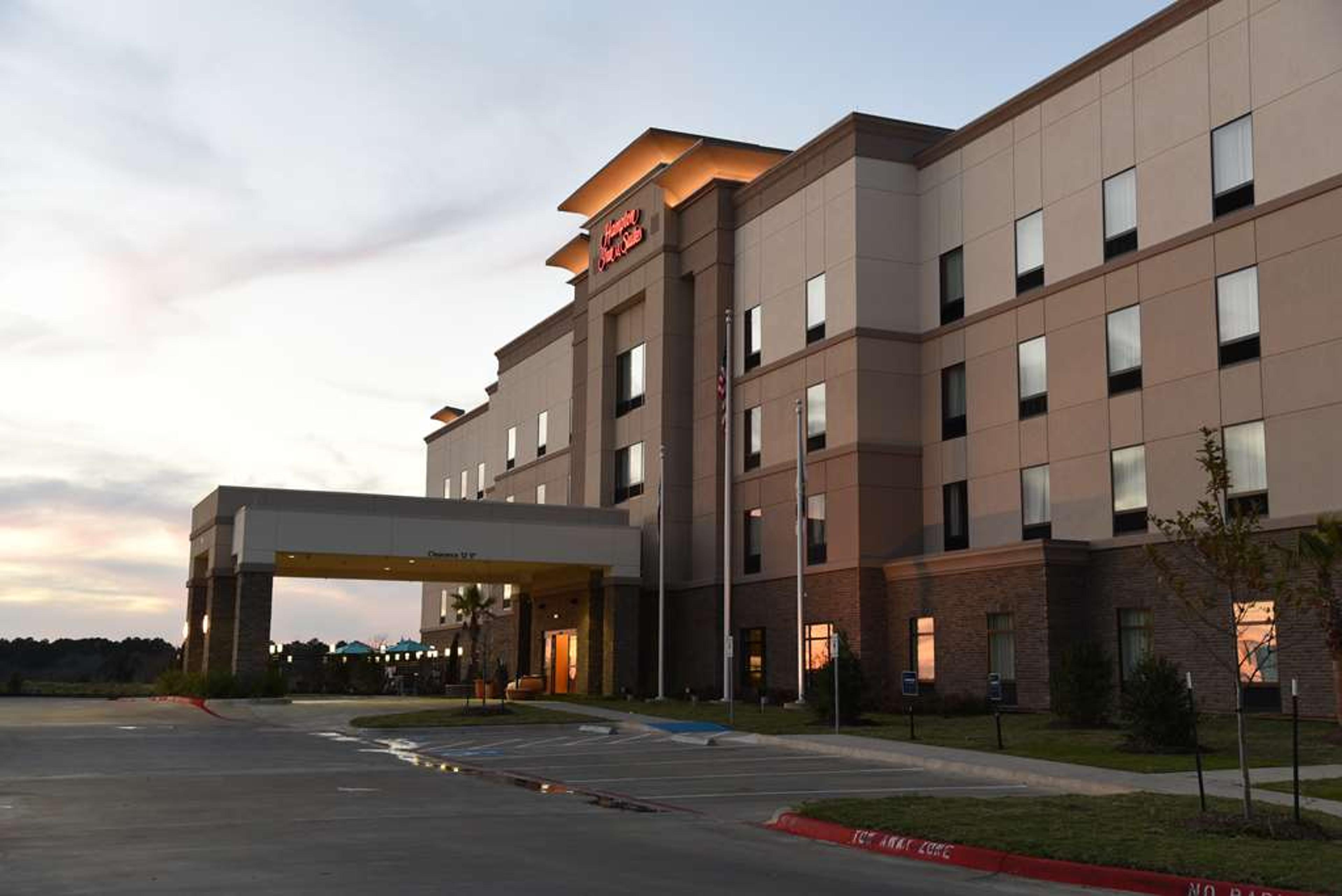 HAMPTON INN AND SUITES HUNTSVILLE