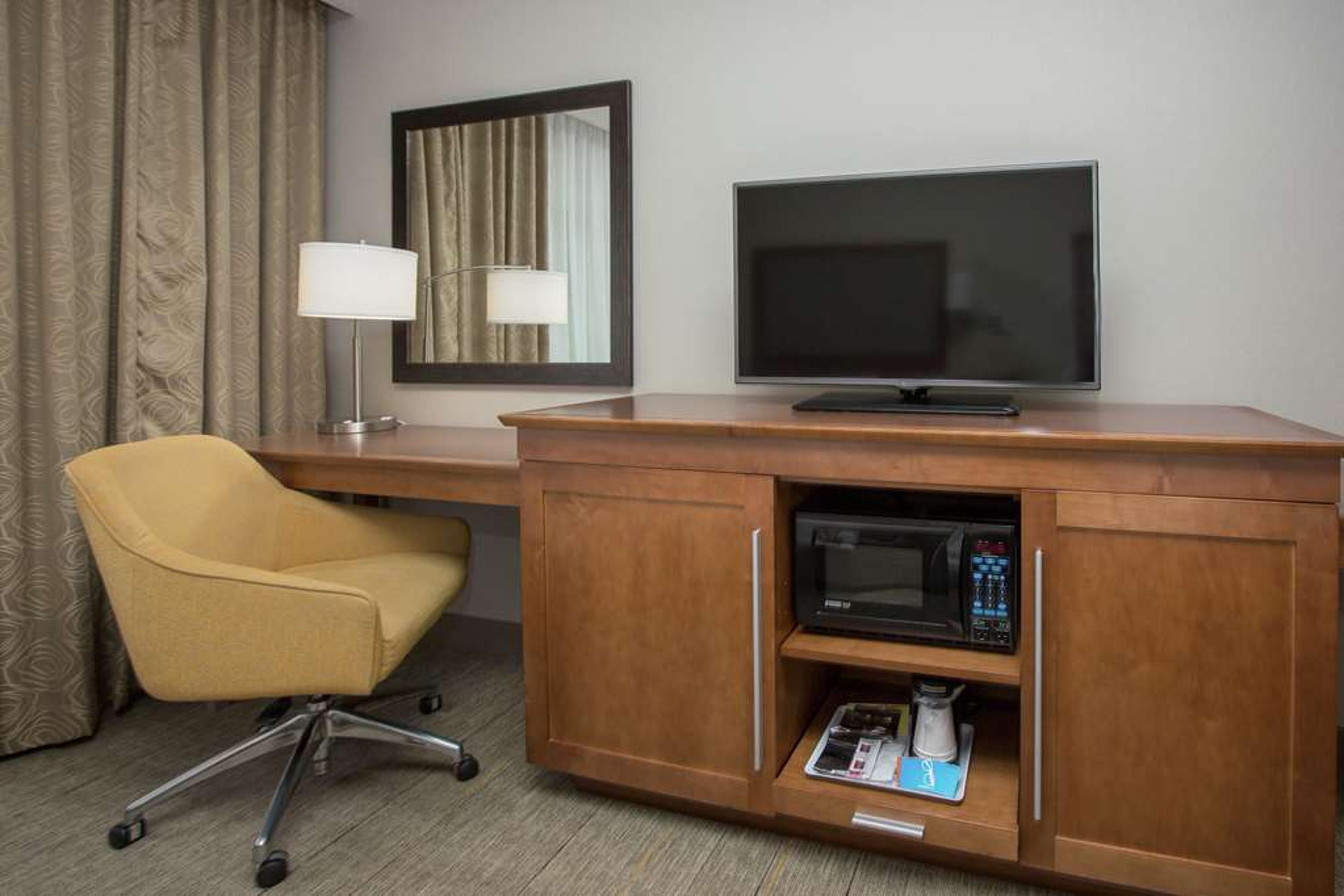 HAMPTON INN AND SUITES KNOXVILLE PA