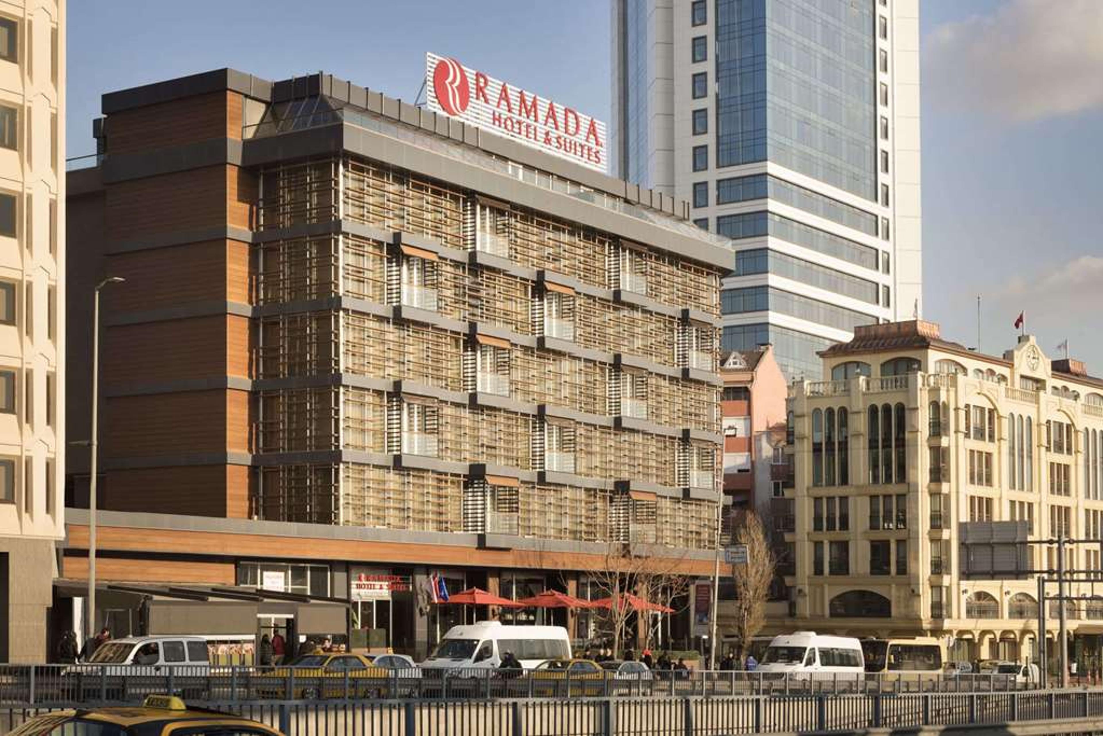 RAMADA HOTEL & SUITES BY WYNDHAM IS