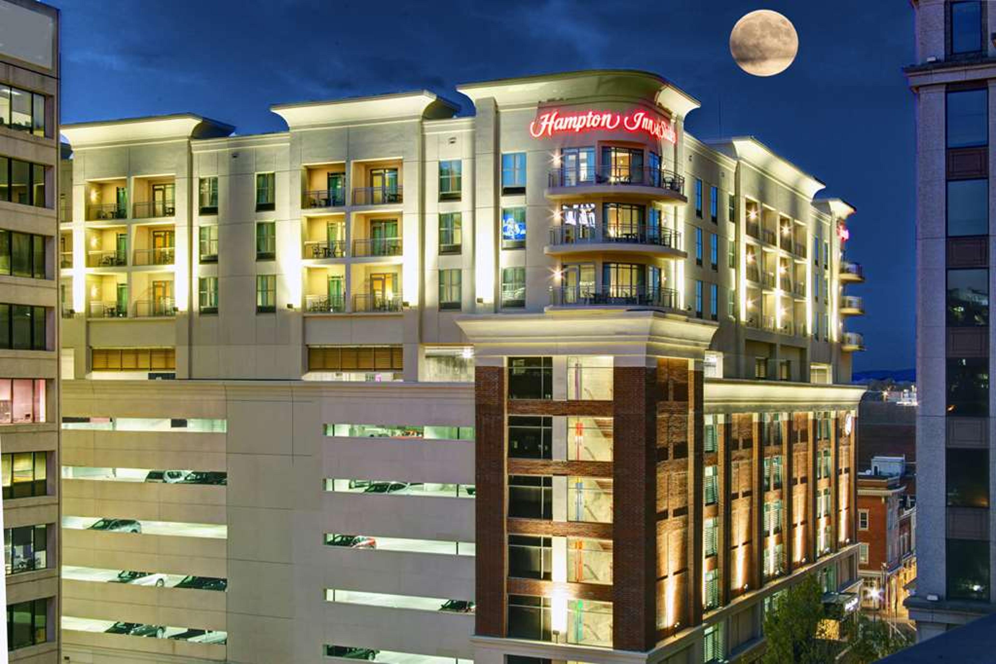 Hampton Inn and Suites Roanoke-Downtown, VA