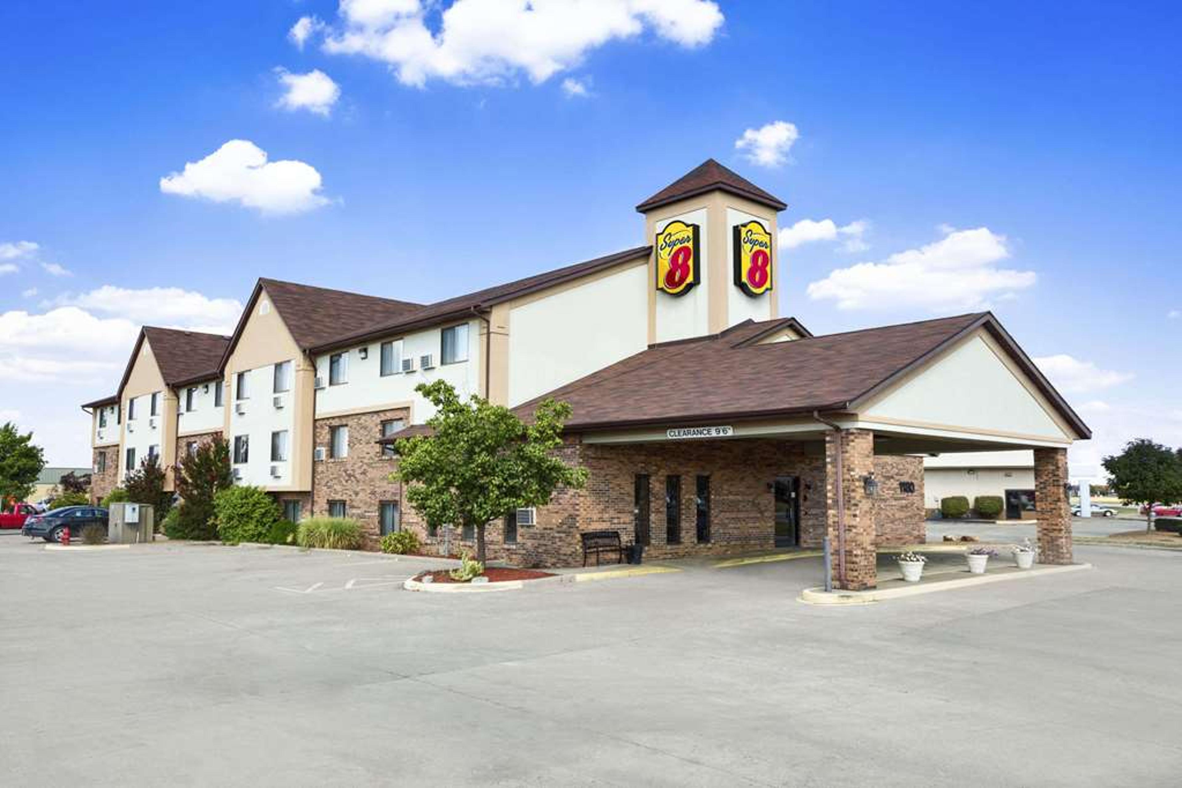 SUPER 8 BY WYNDHAM CARBONDALE