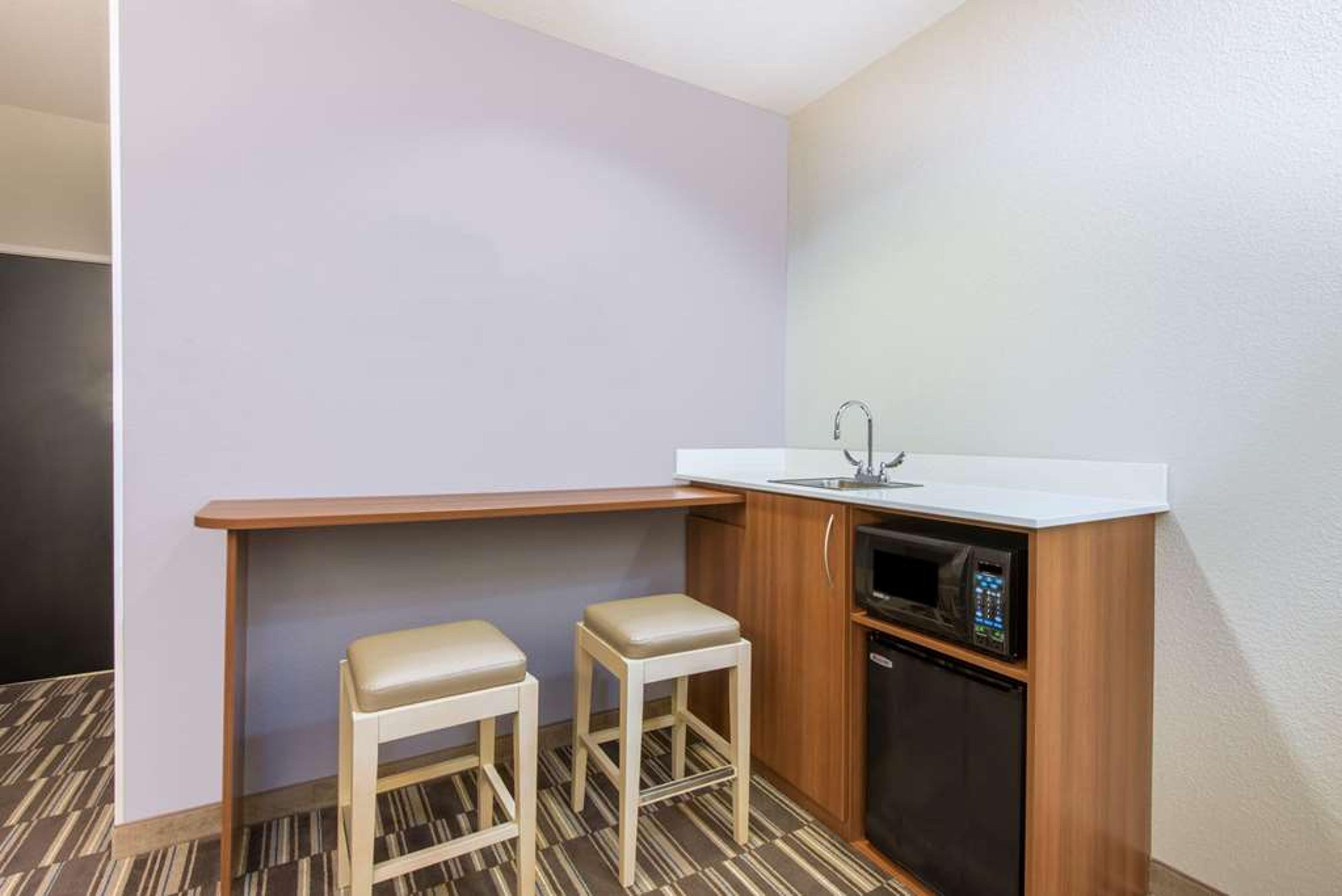 MICROTEL INN & SUITES BY WYNDHAM CA
