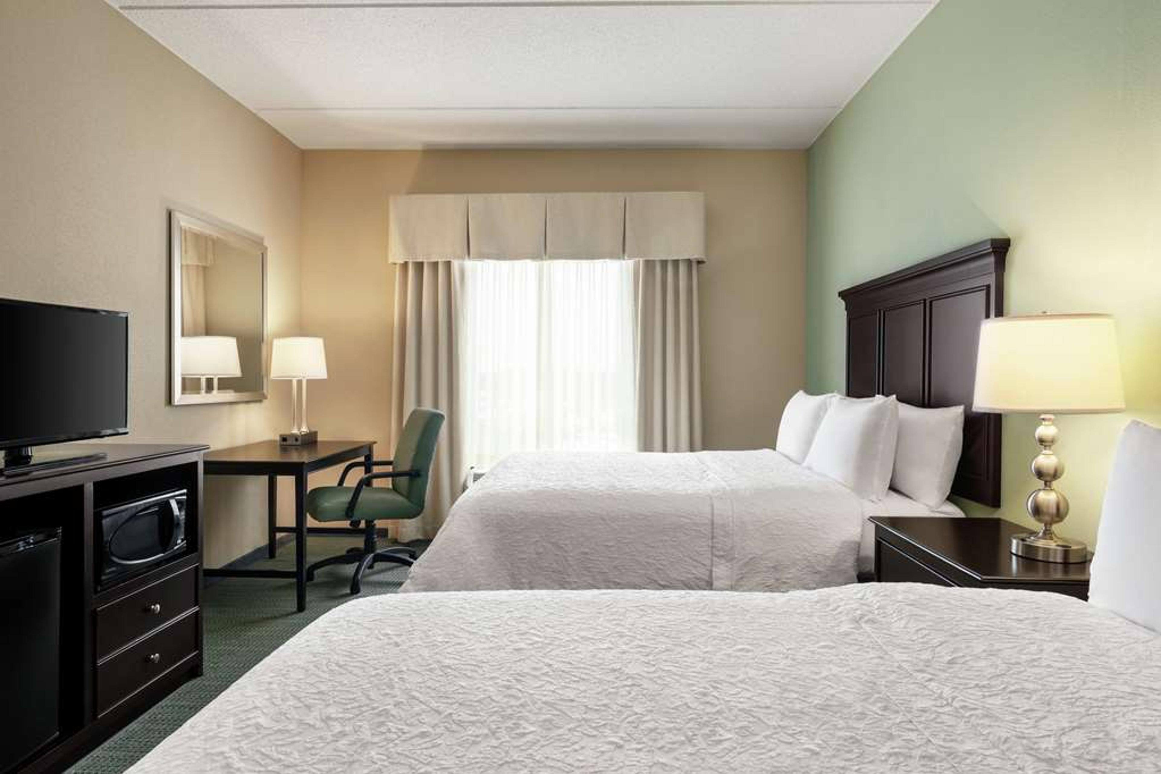 HAMPTON INN AND SUITES MOUNT JOY/LA