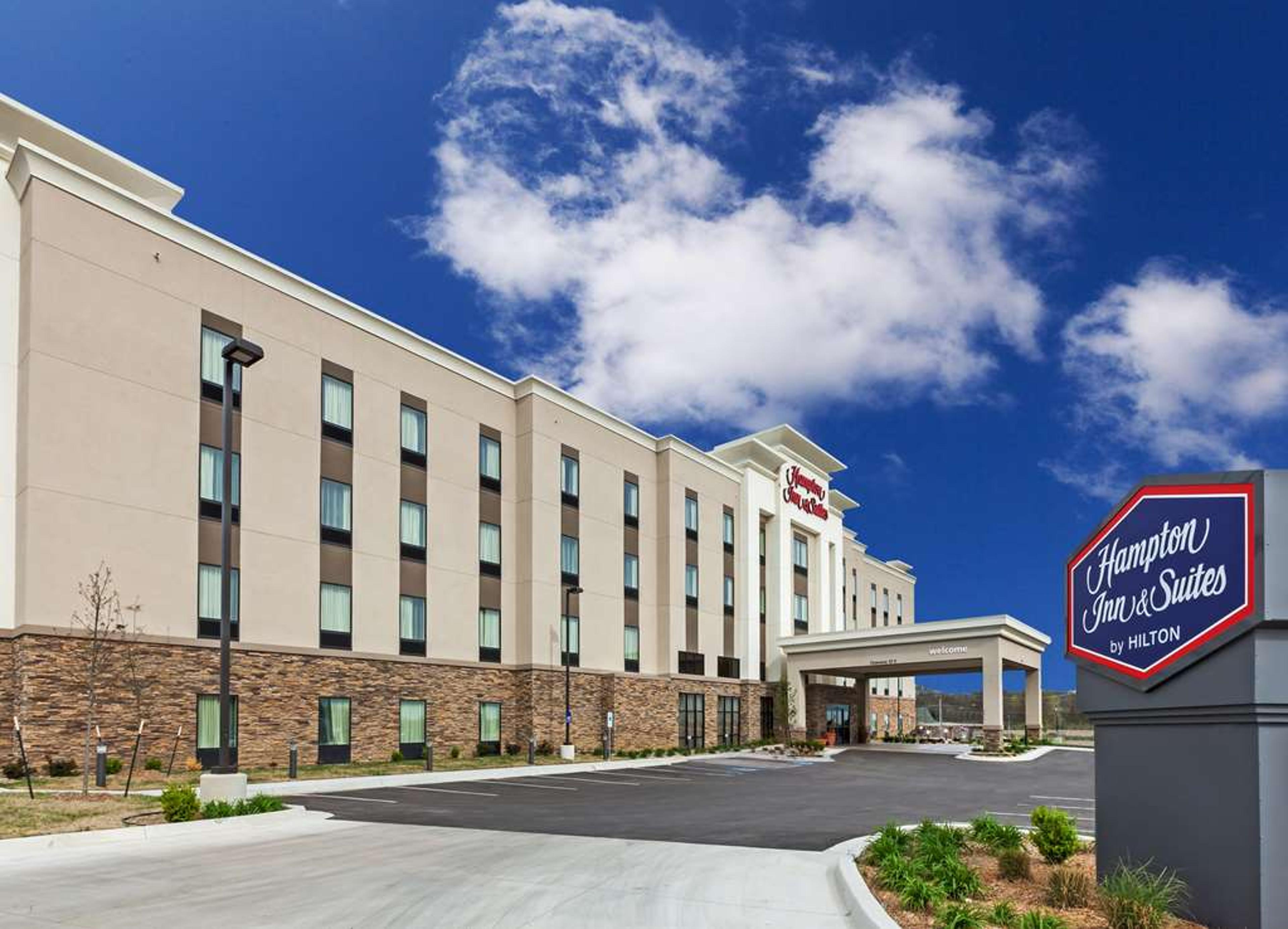 HAMPTON INN AND SUITES CLAREMORE