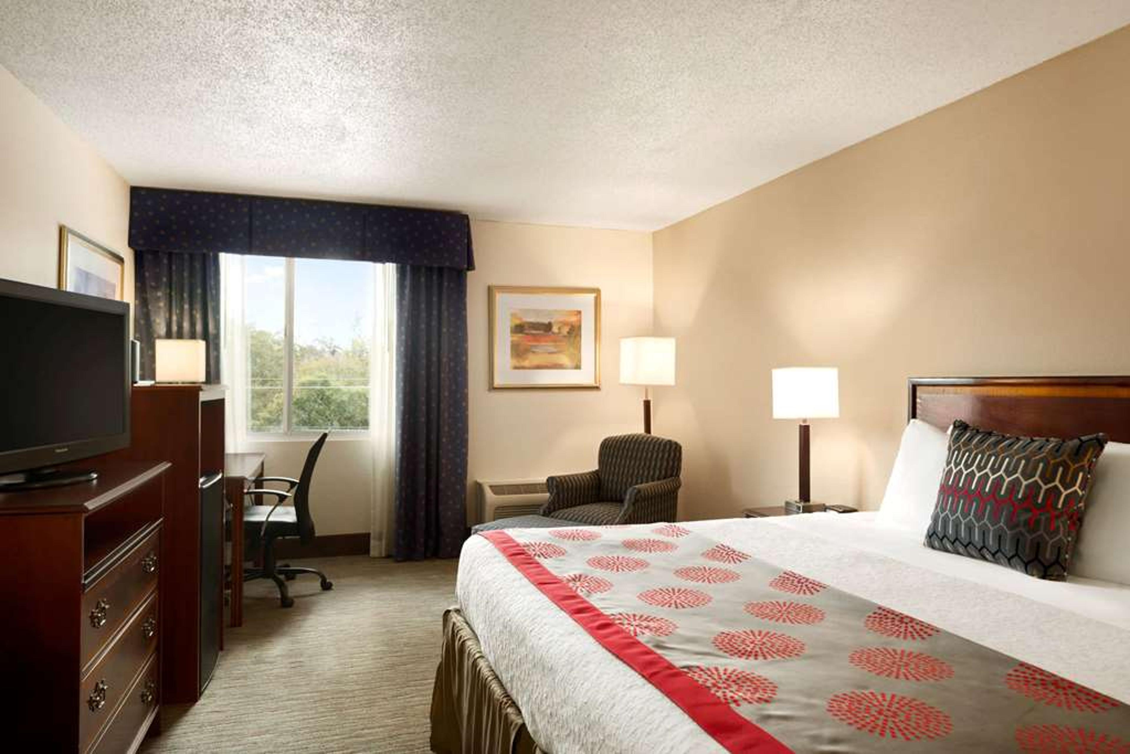 WYNDHAM GARDEN TALLAHASSEE CAPITOL