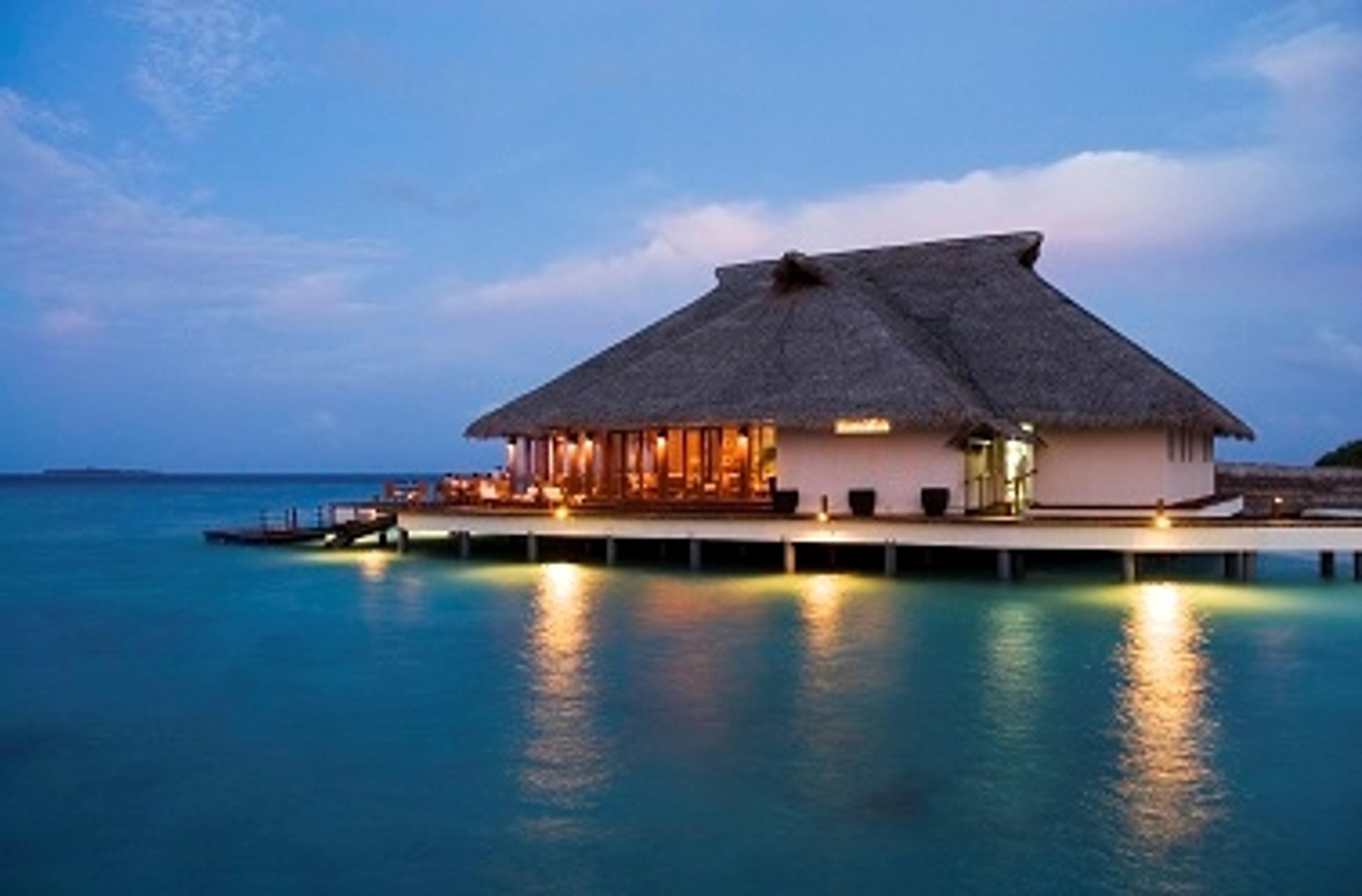 ADAARAN PRESTIGE WATER VILLAS