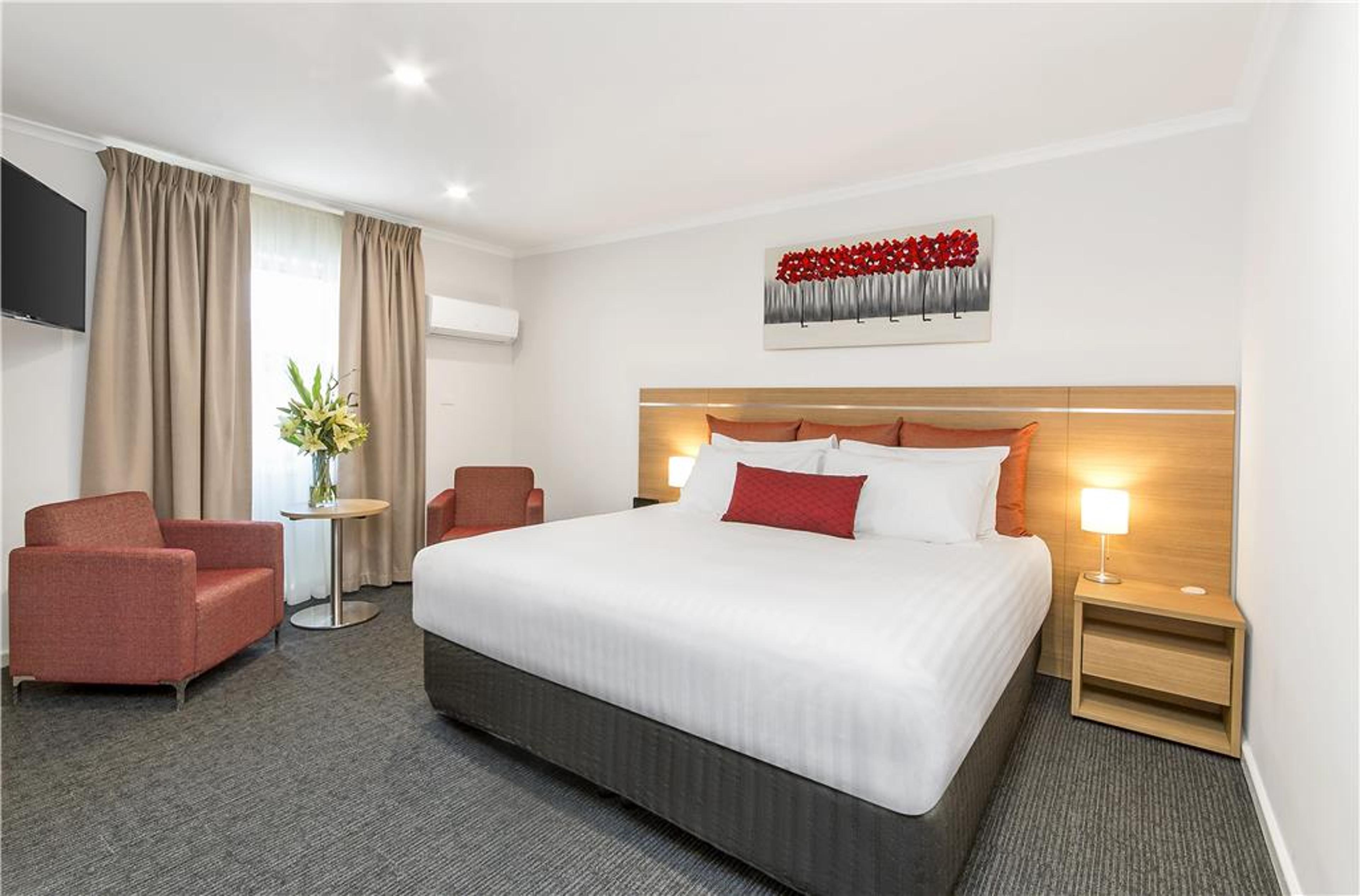 ADELAIDE ROYAL COACH HOTEL