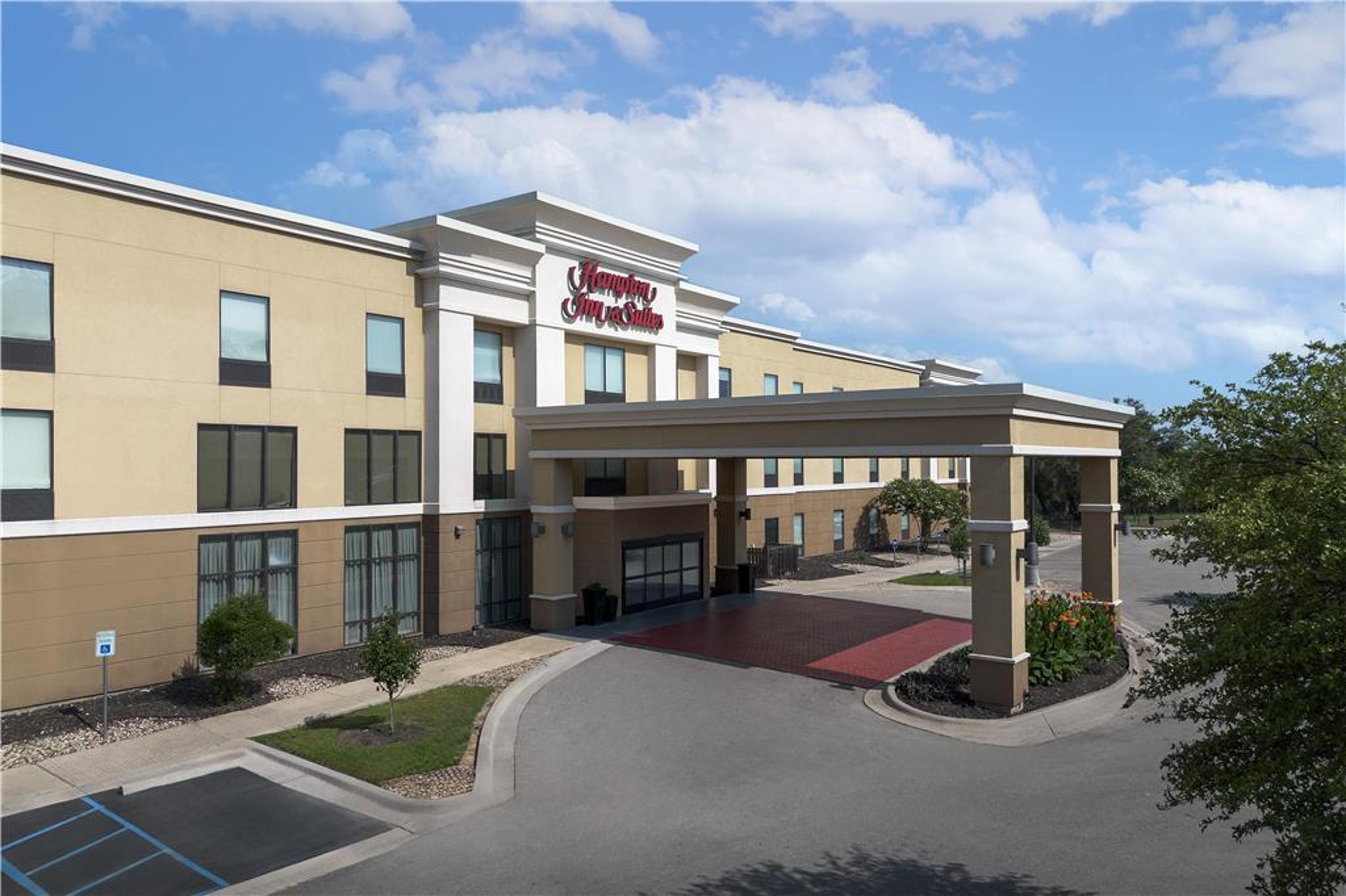 HAMPTON INN AND SUITES GEORGETOWN