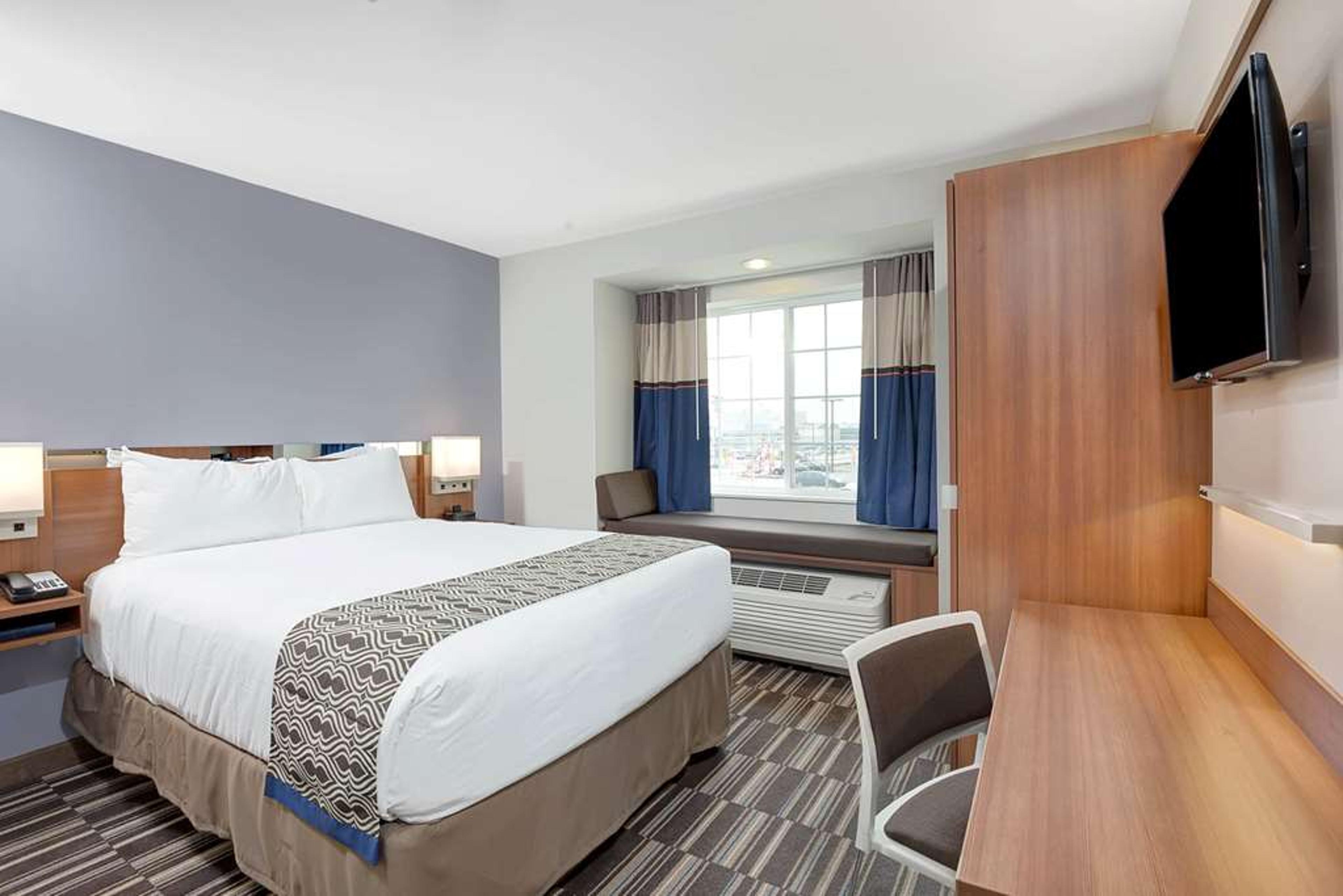 MICROTEL INN & SUITES BY WYNDHAM PH
