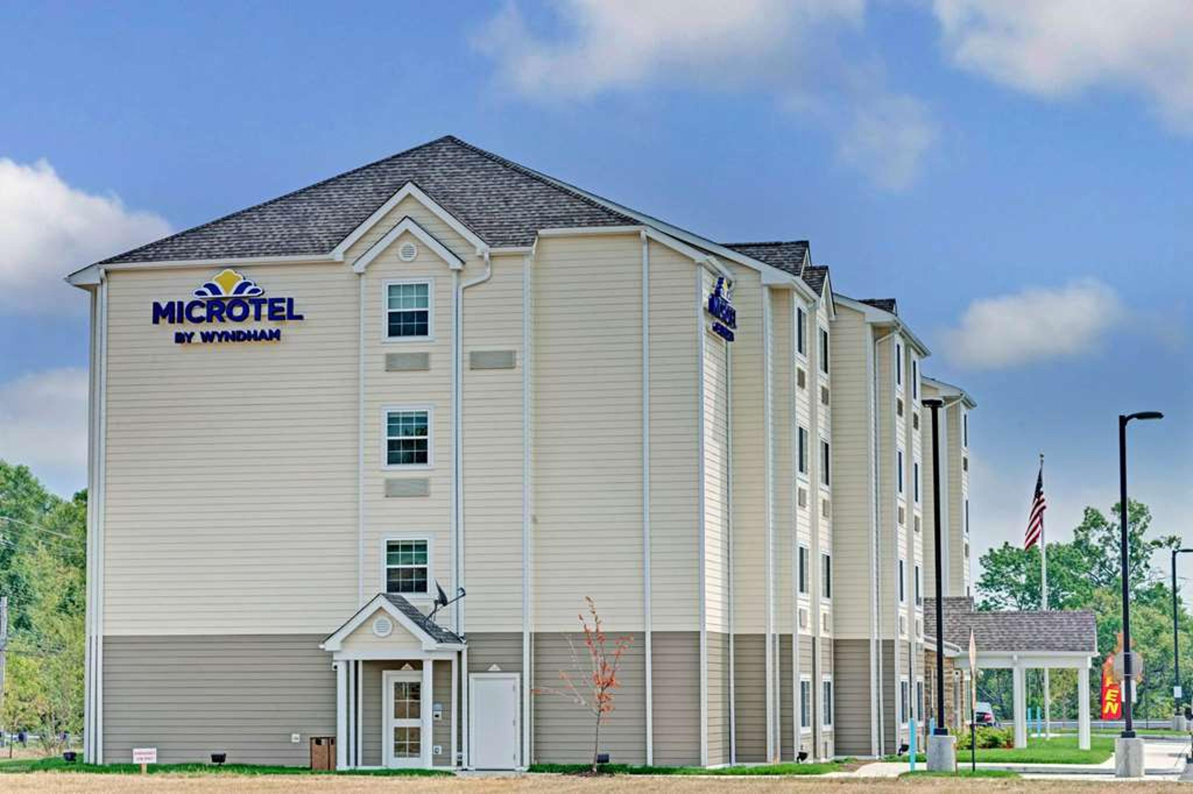 MICROTEL INN & SUITES BY WYNDHAM PH