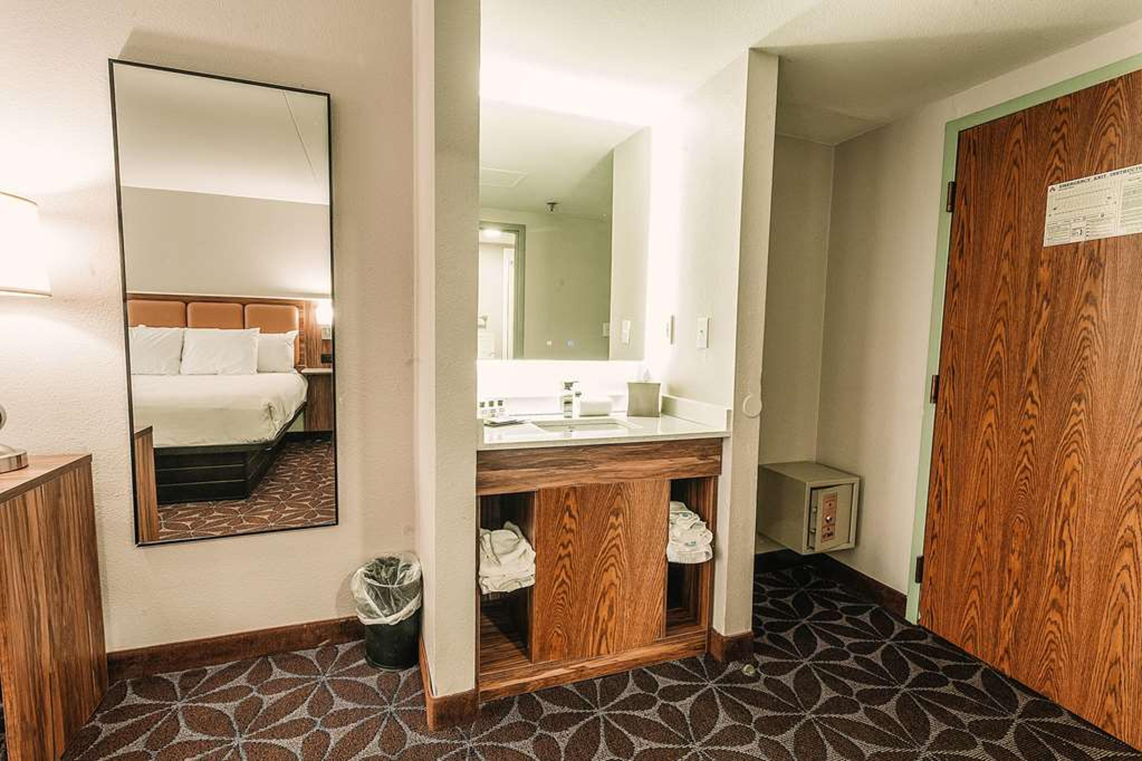 DAYS HOTEL WILLIAMSBURG BUSCH GARDE