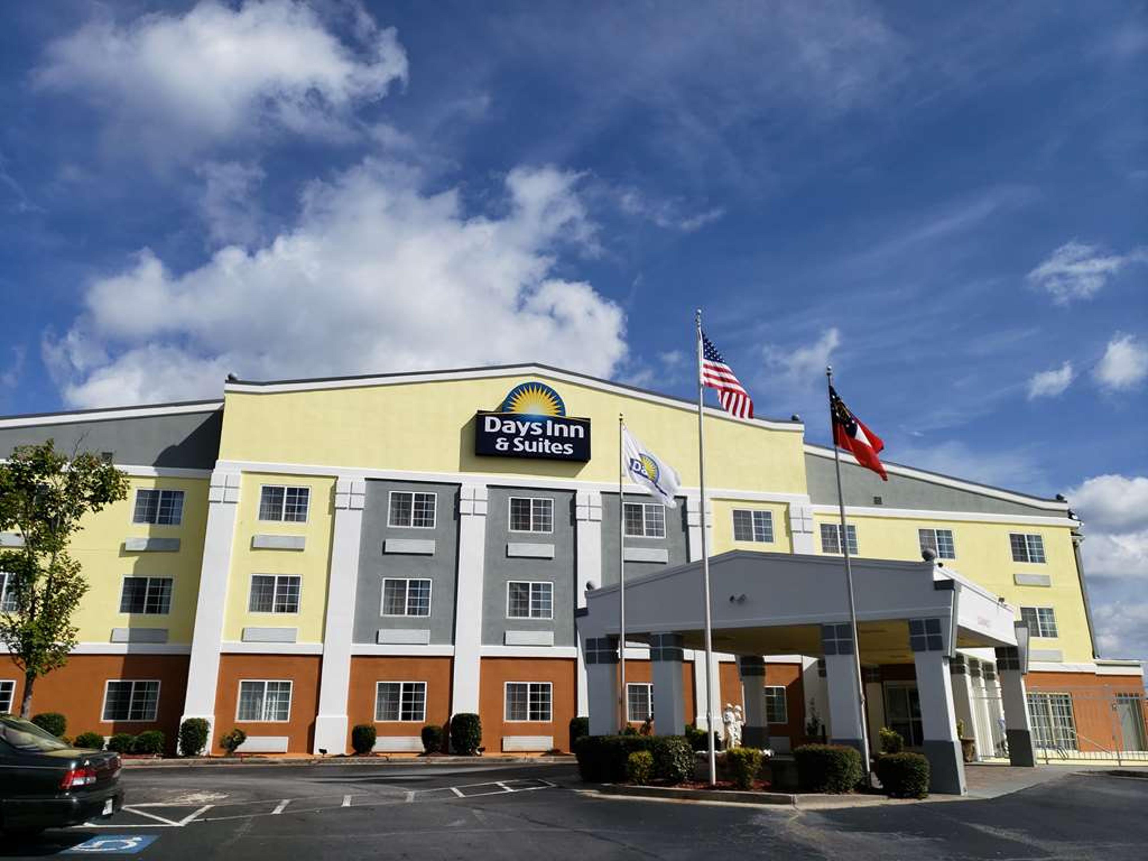 DAYS INN & SUITES UNION CITY