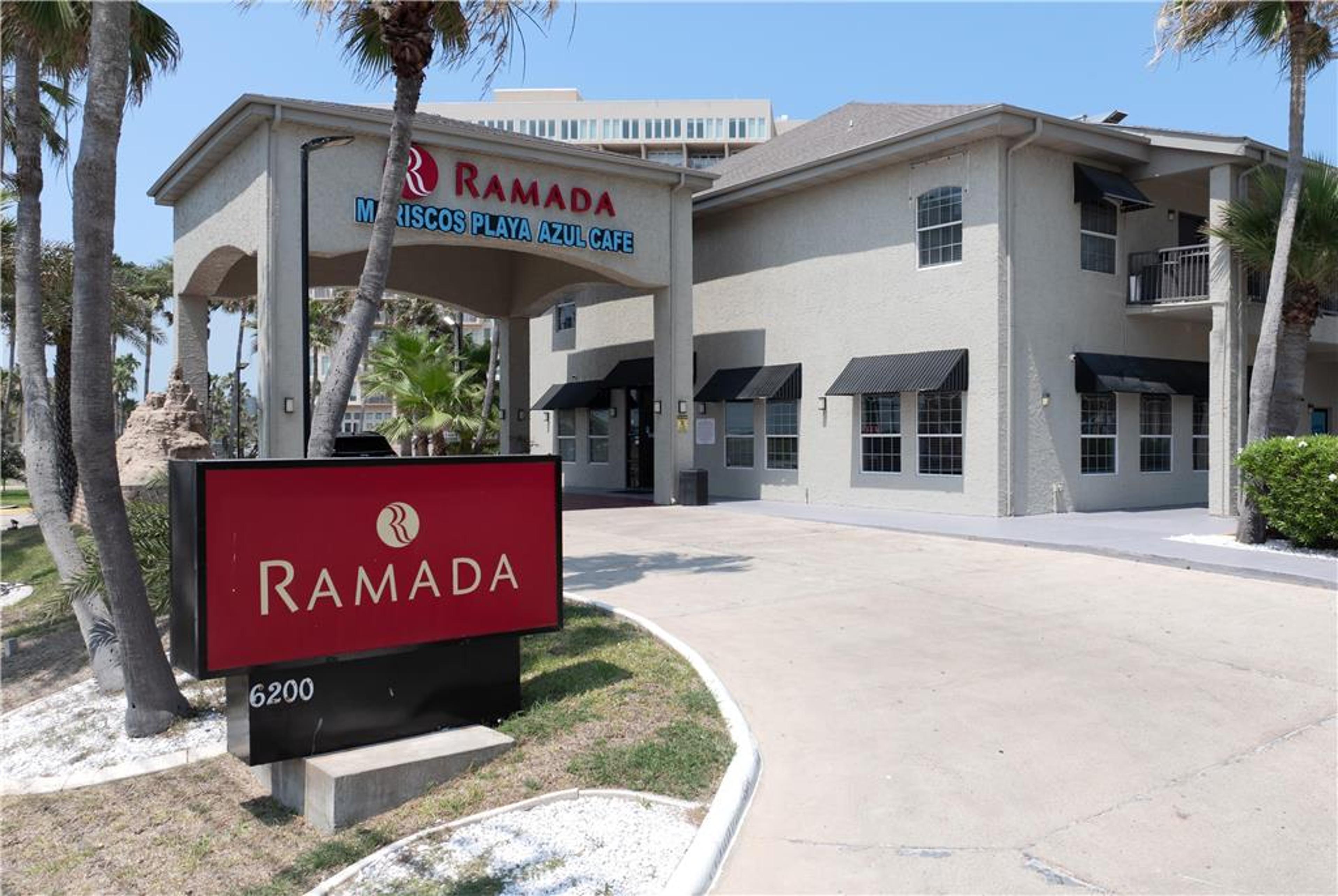 RAMADA BY WYNDHAM, & SUITES SOUTH P