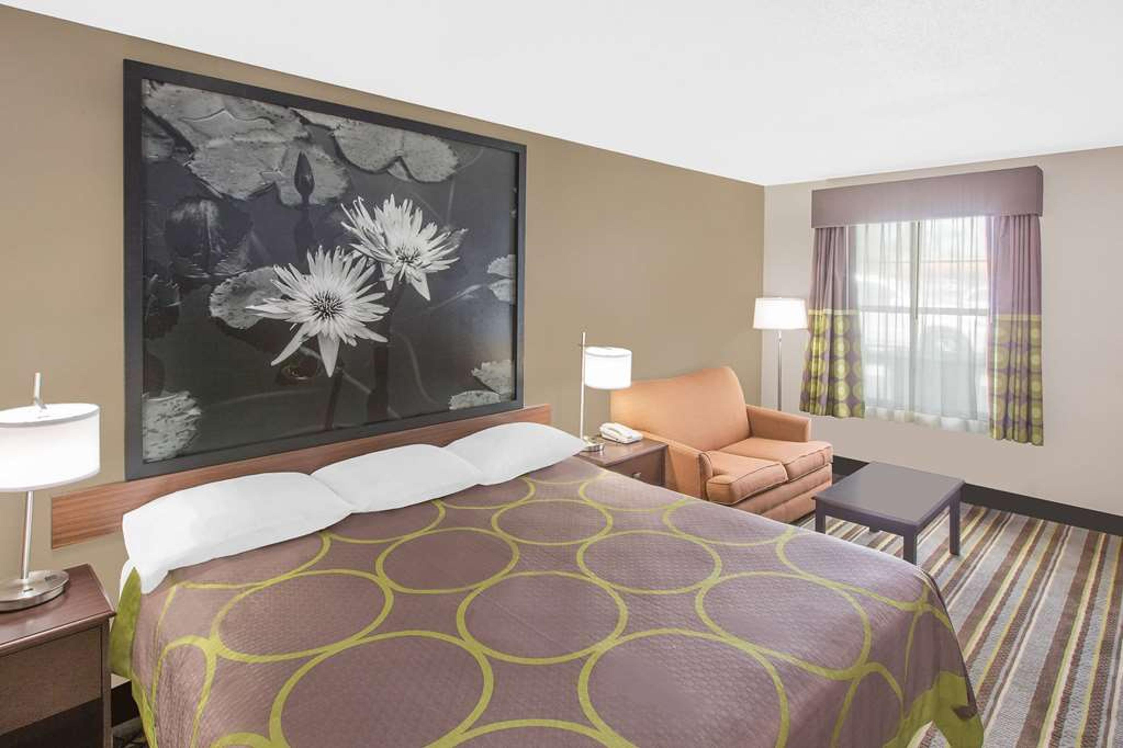 SUPER 8 BY WYNDHAM BAY ST. LOUIS