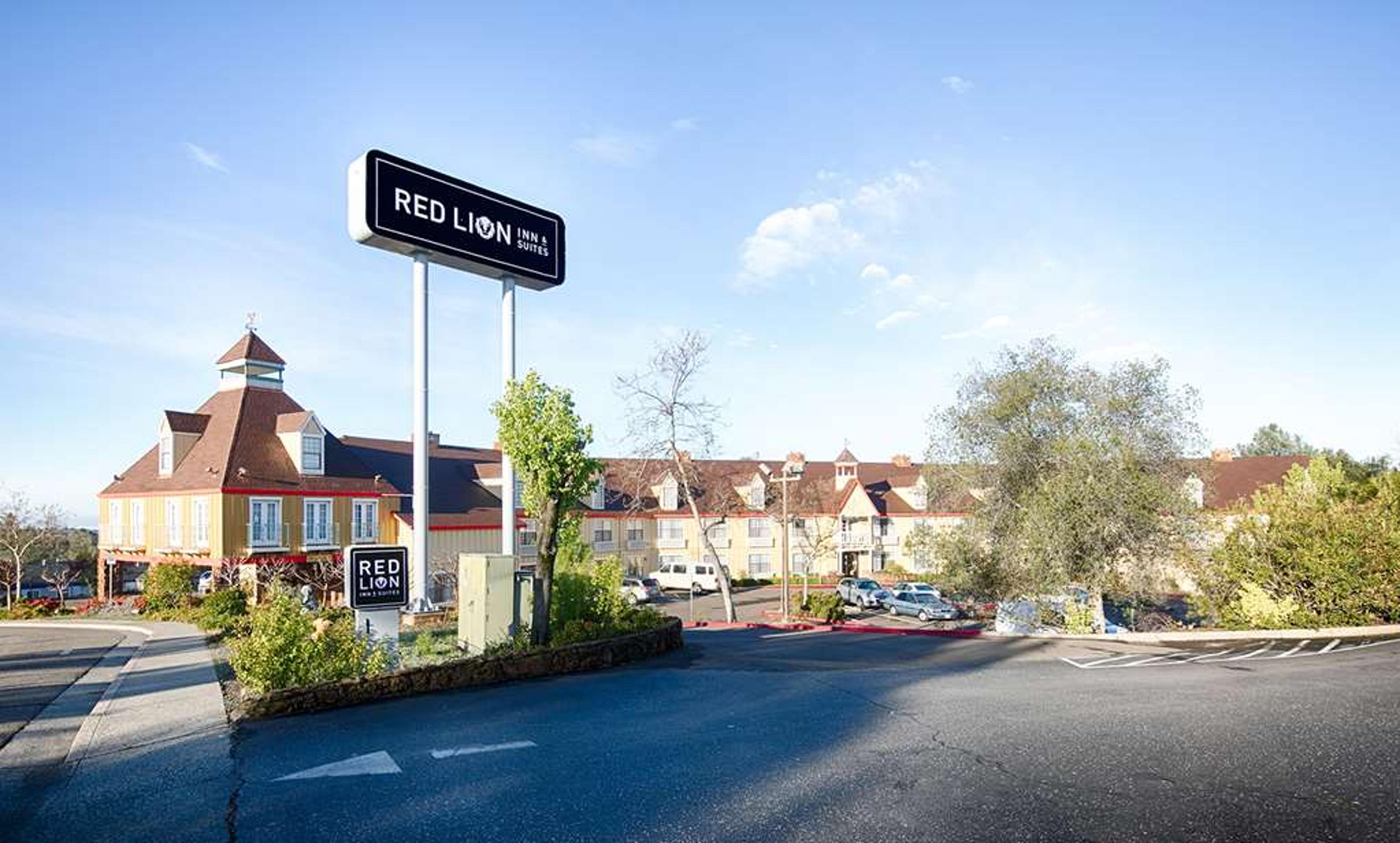 RED LION INN AND SUITES AUBURN