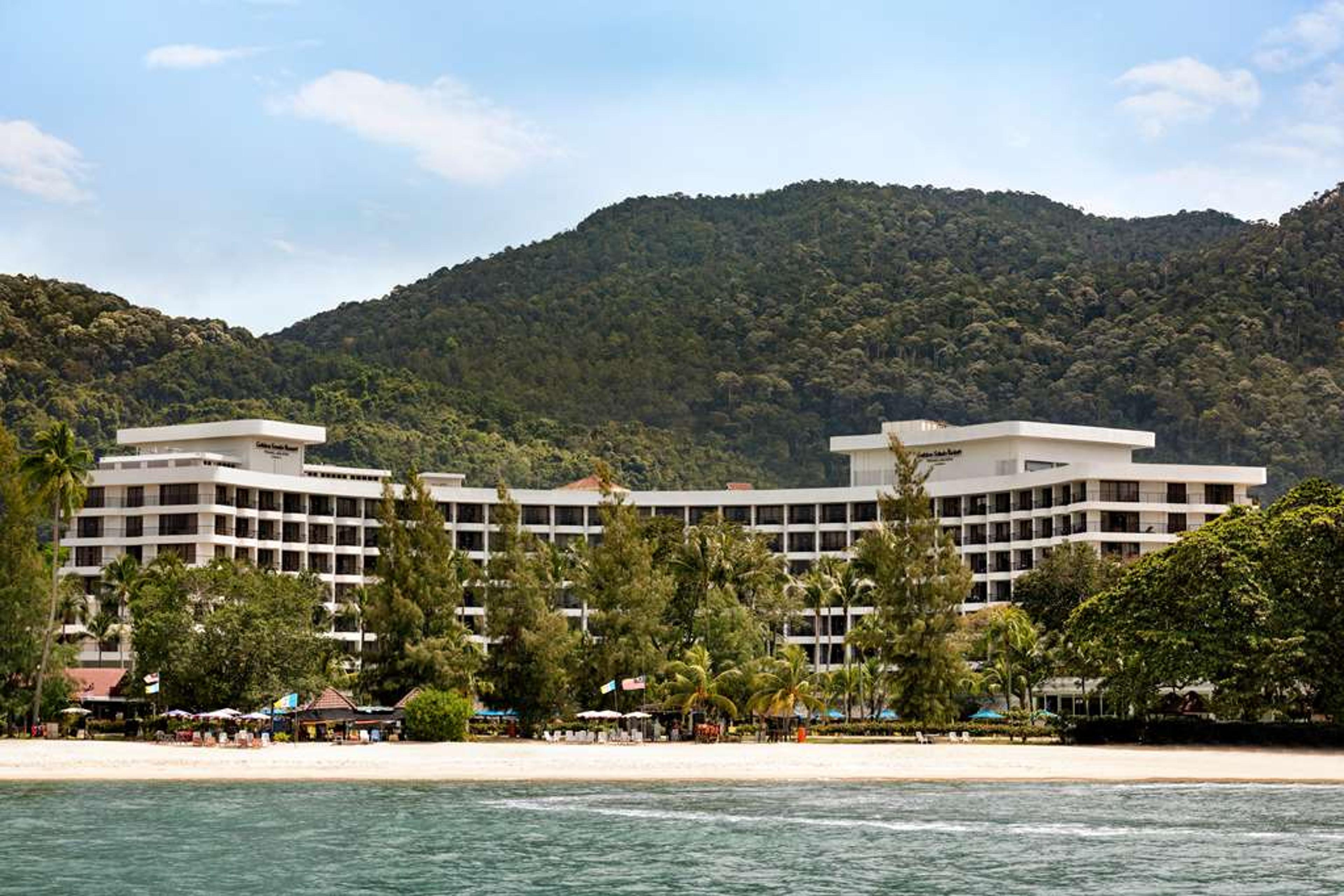 Shangri-La Golden Sands