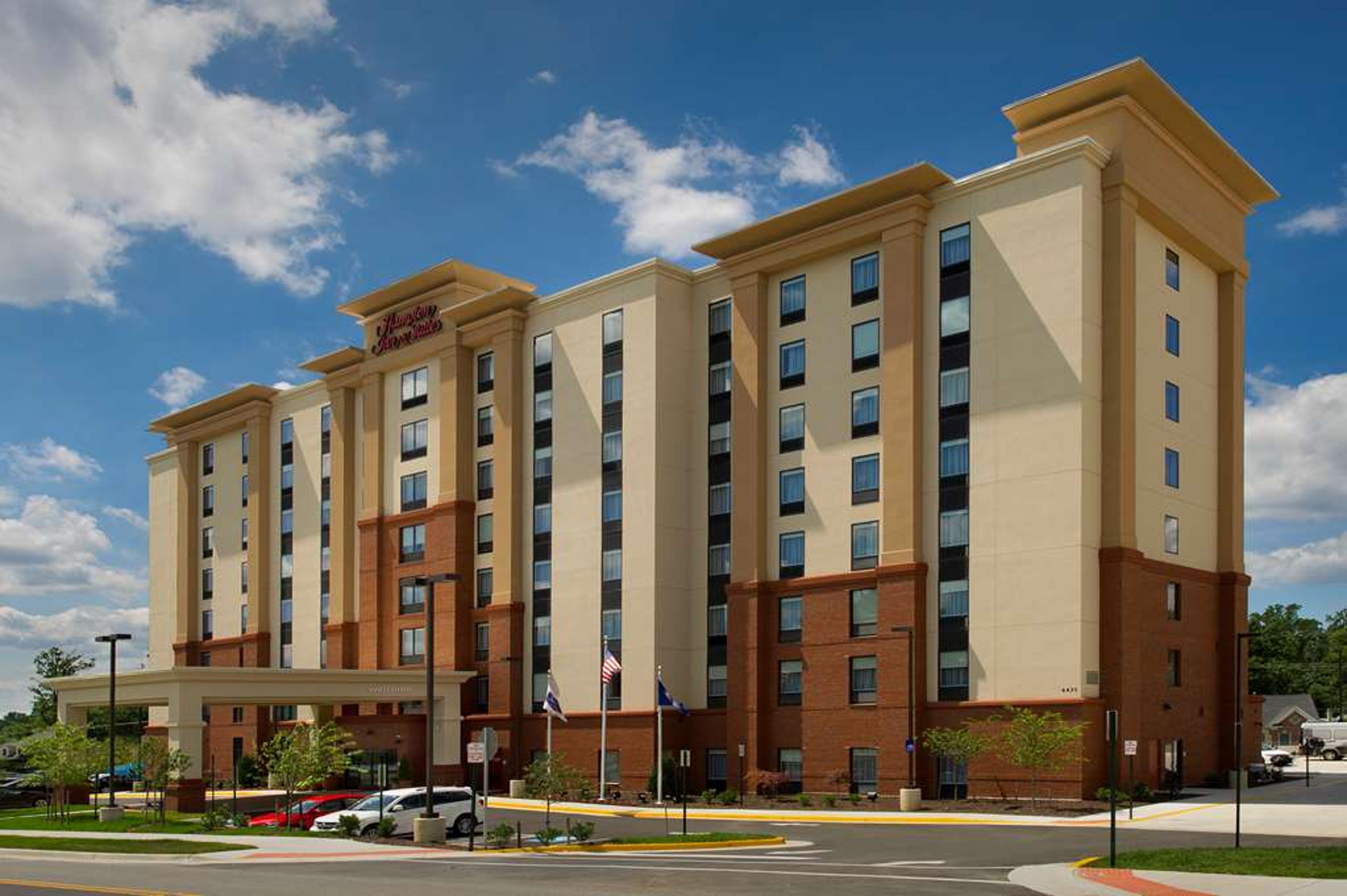 HAMPTON INN SUITES FALLS CHURCH
