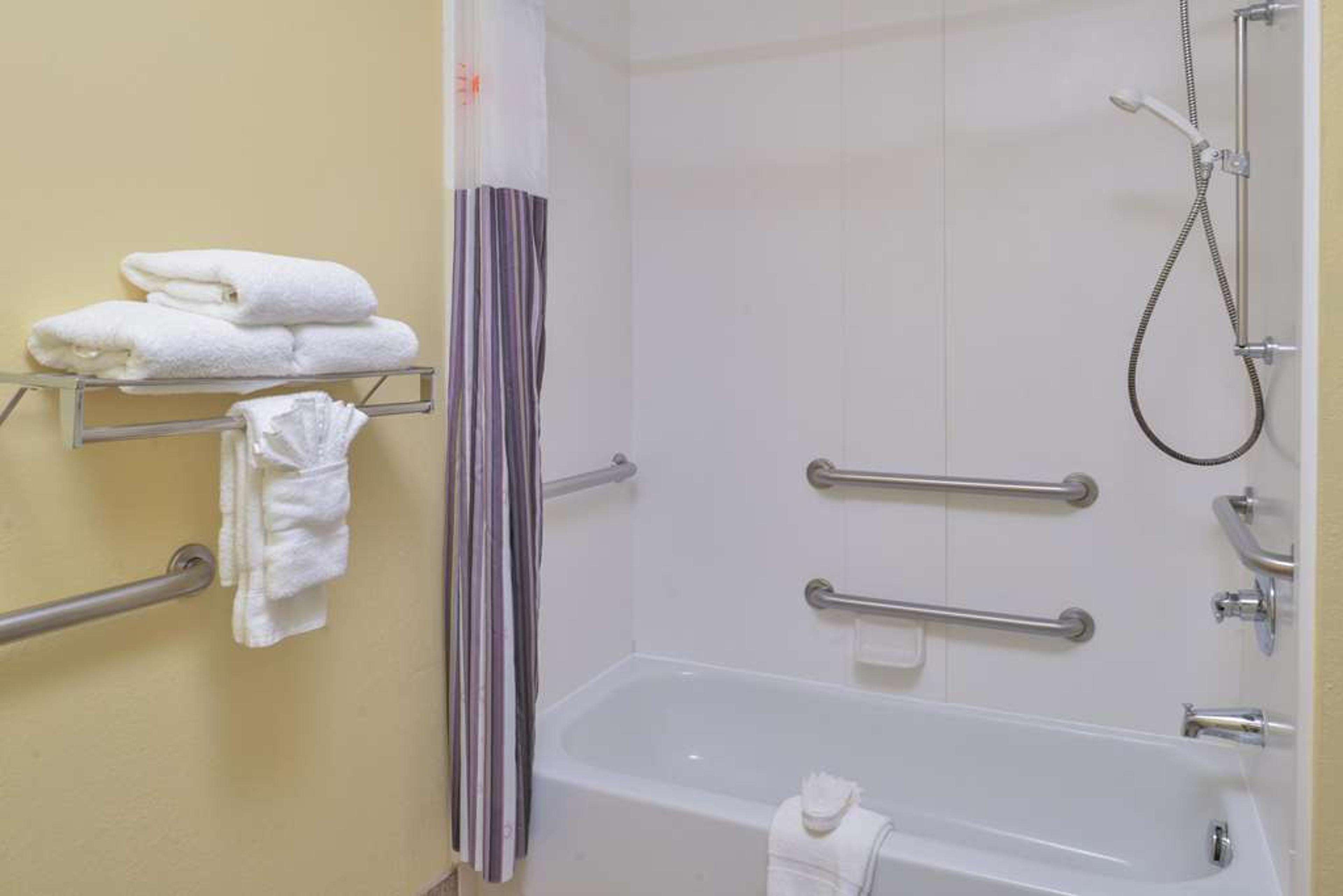 LA QUINTA INN STE ATLANTA S NEWNAN