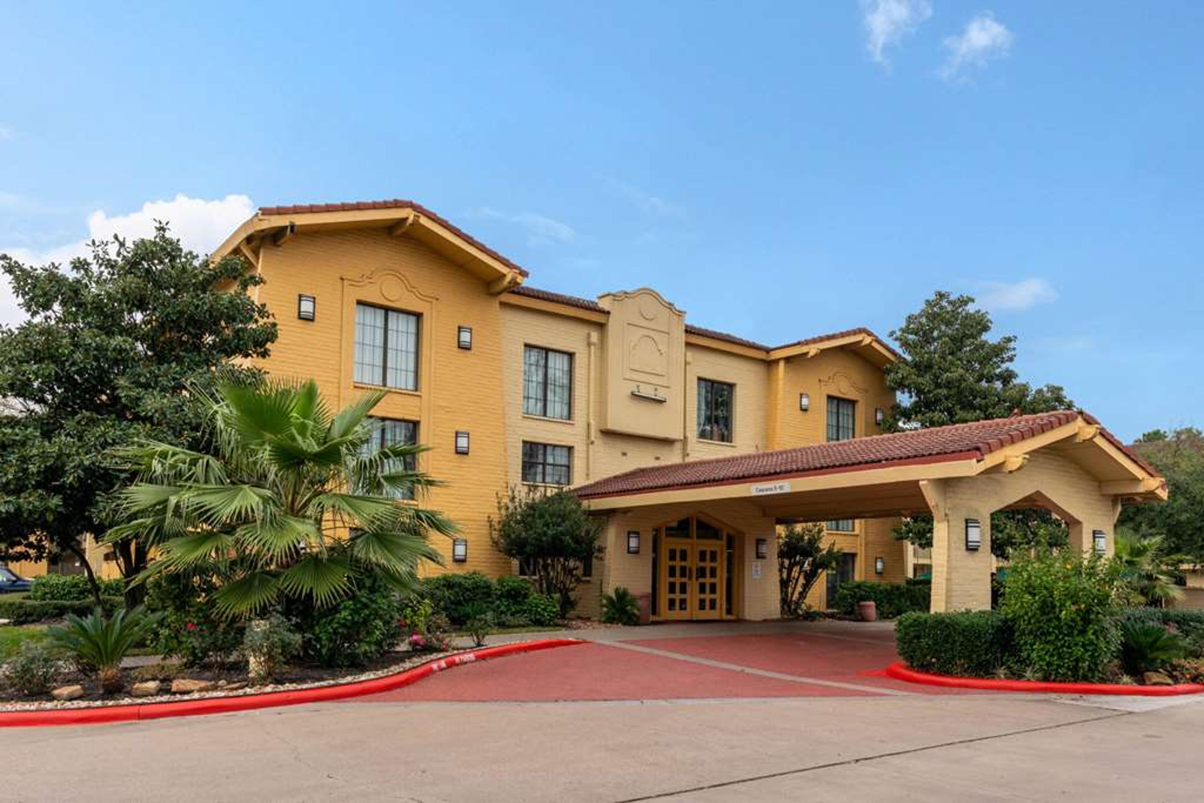 SUPER 8 THE WOODLANDS NORTH