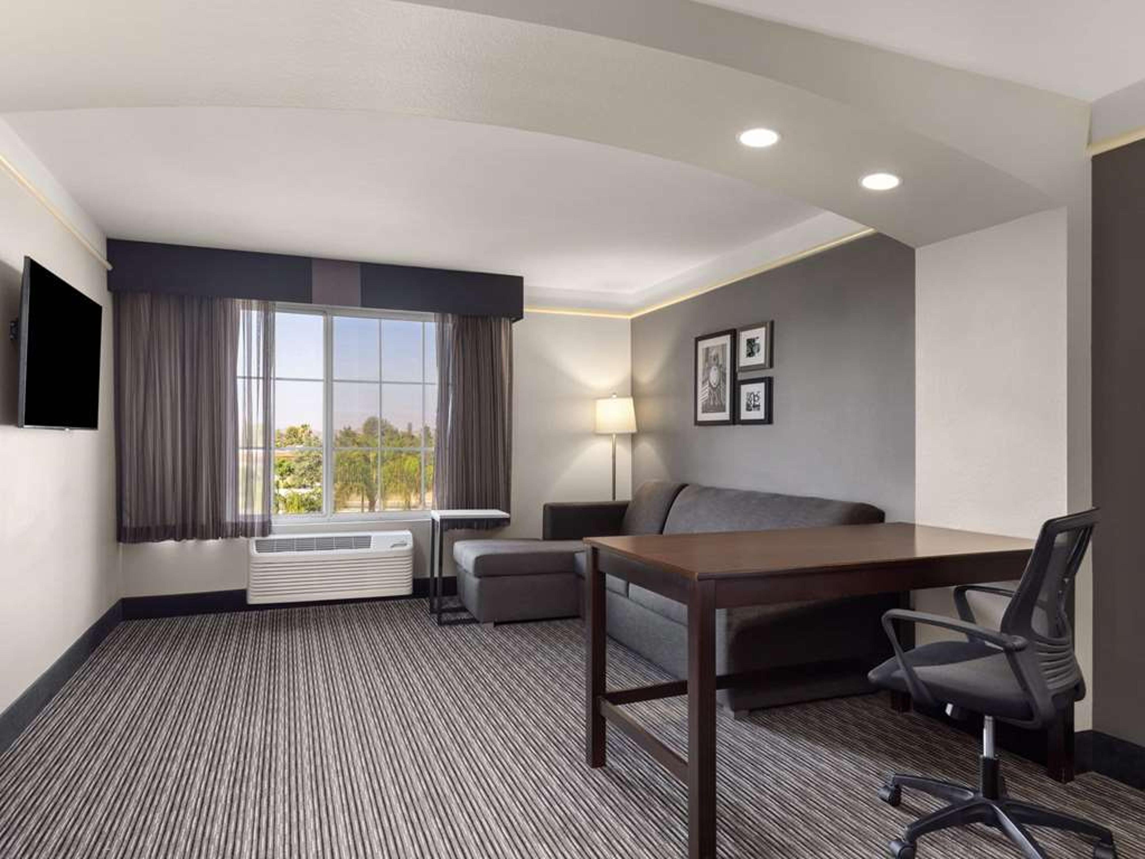LA QUINTA INN STE VALENCIA