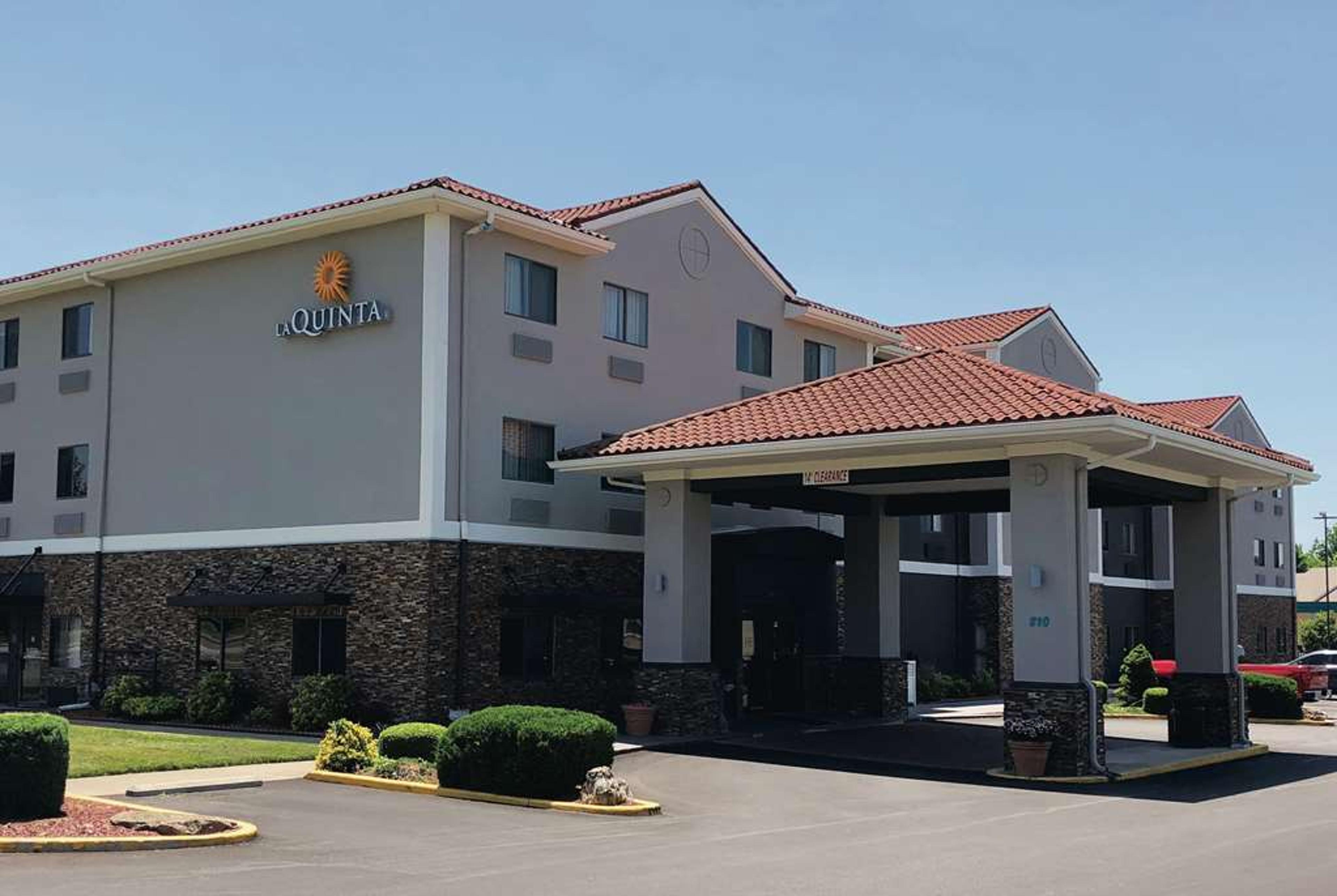LA QUINTA INN STE ELIZABETHTOWN