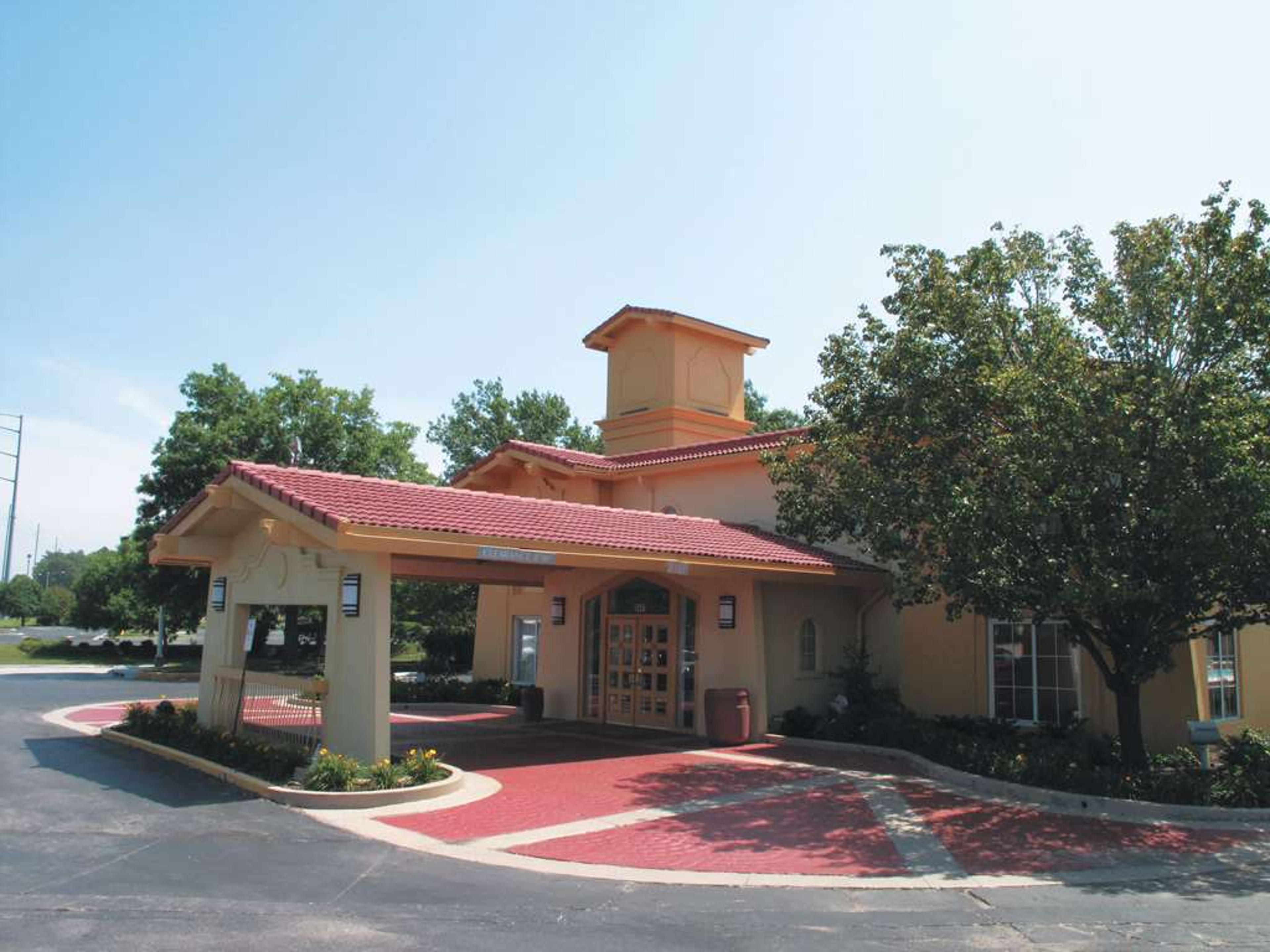 LA QUINTA INN KANSAS CITY LENEXA