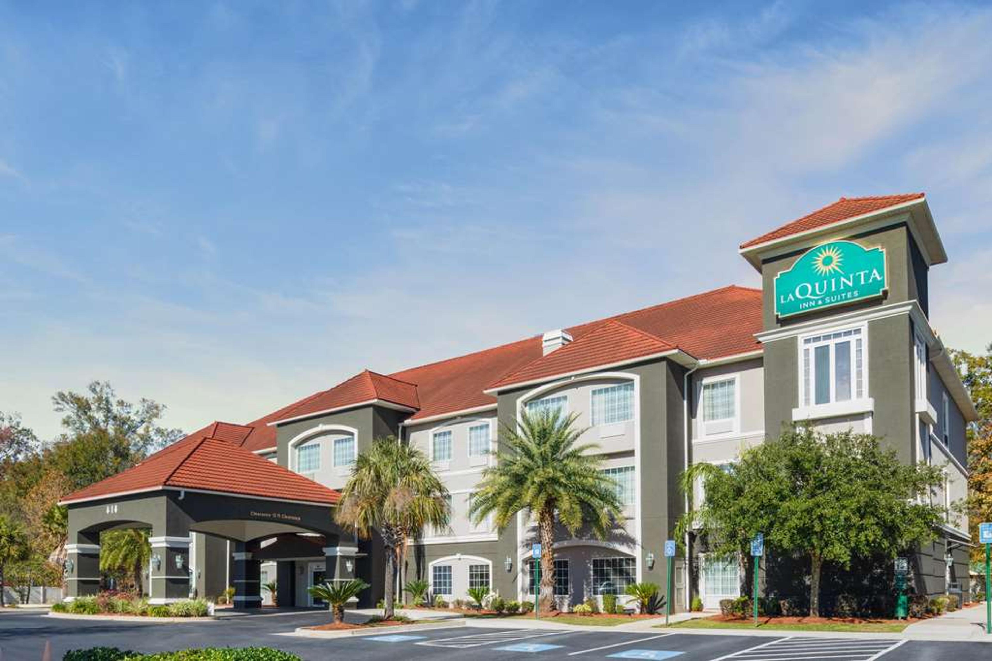 LA QUINTA INN STE SAV AP POOLER